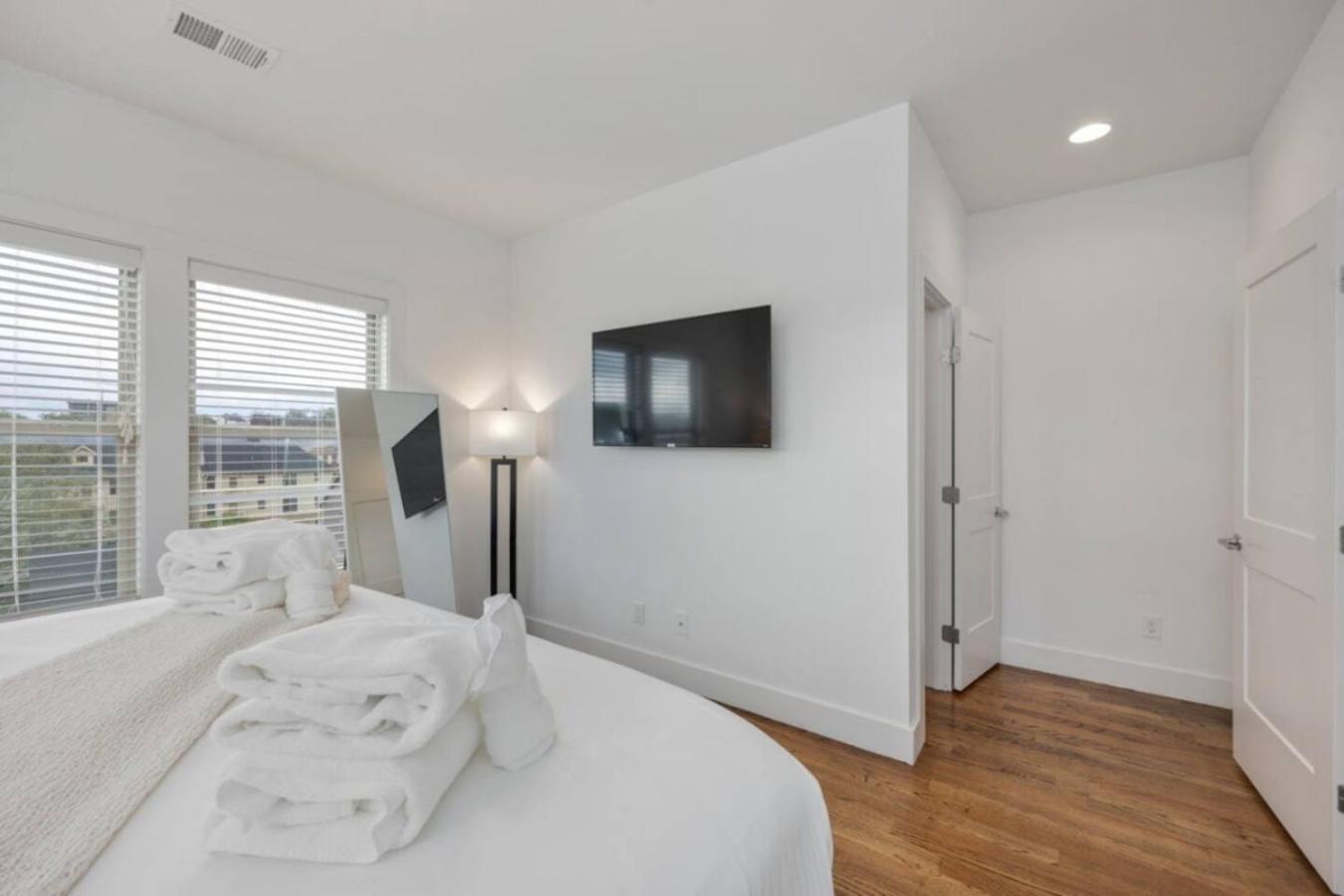 The Ivy 3 Bedroom 2.5 Bath In West End Nashville