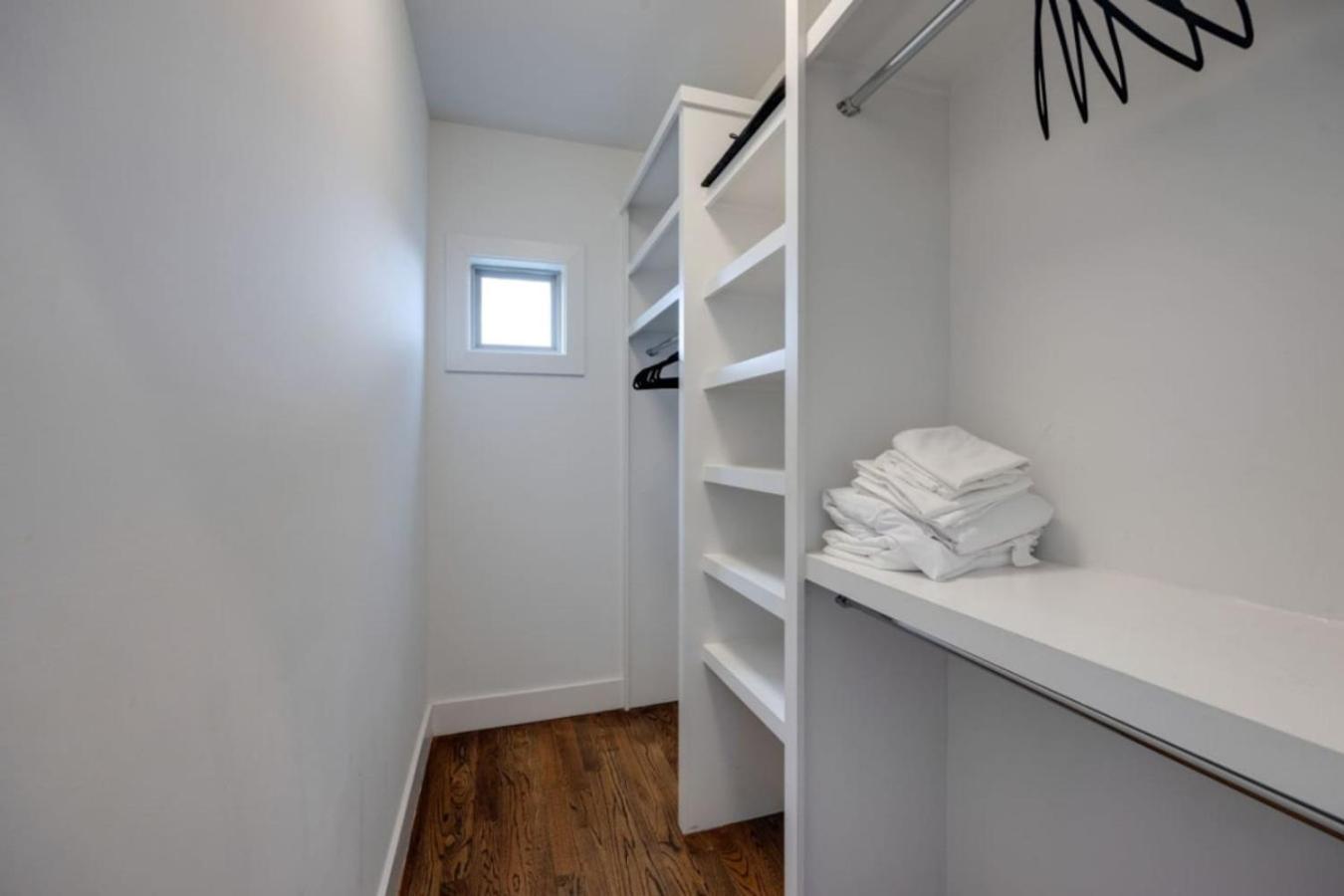 The Ivy 3 Bedroom 2.5 Bath In West End * Nashville