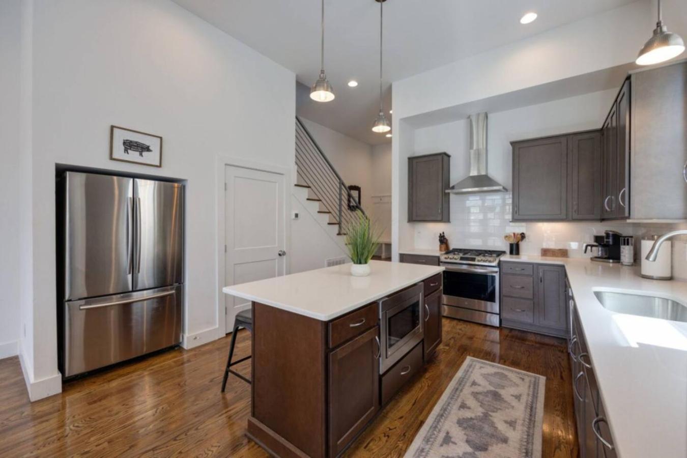 The Ivy 3 Bedroom 2.5 Bath In West End * Nashville