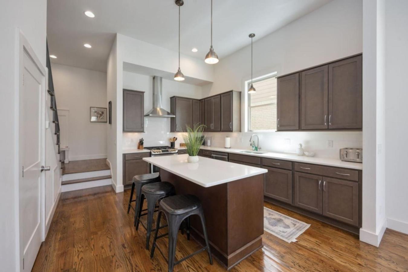 The Ivy 3 Bedroom 2.5 Bath In West End Nashville