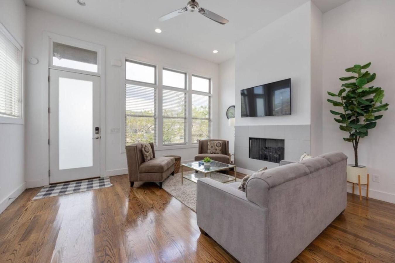 The Ivy 3 Bedroom 2.5 Bath In West End