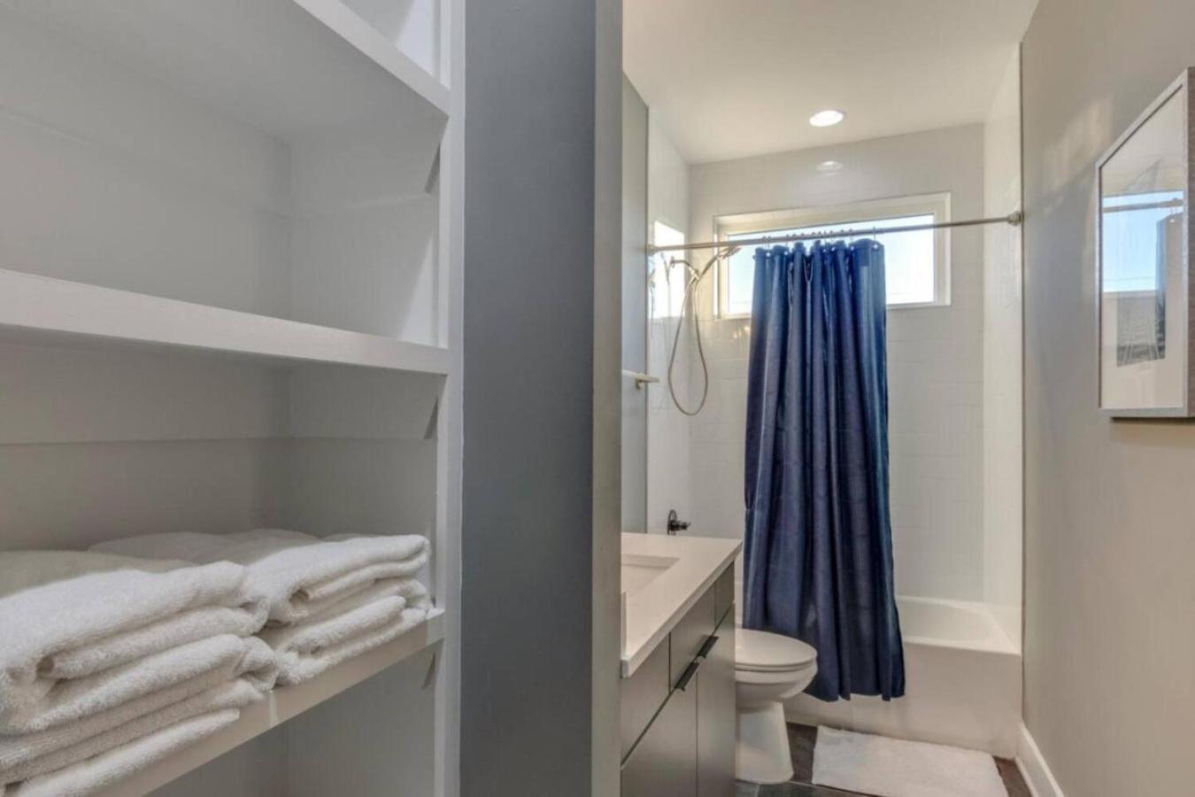 Spacious And Modern 2 Rooftops Stage Games And Holiday home Nashville