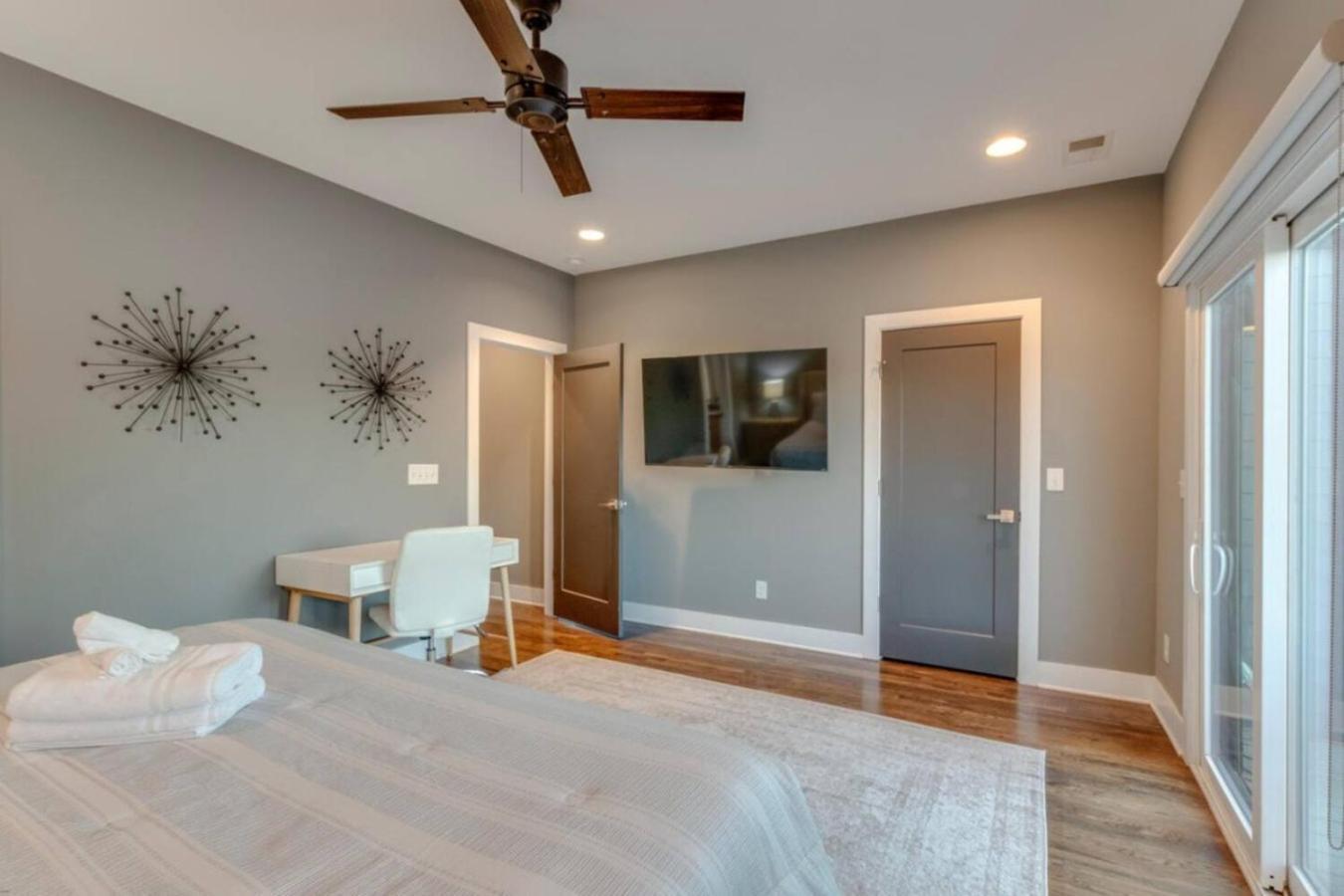 Holiday home Spacious And Modern 2 Rooftops Stage Games And *