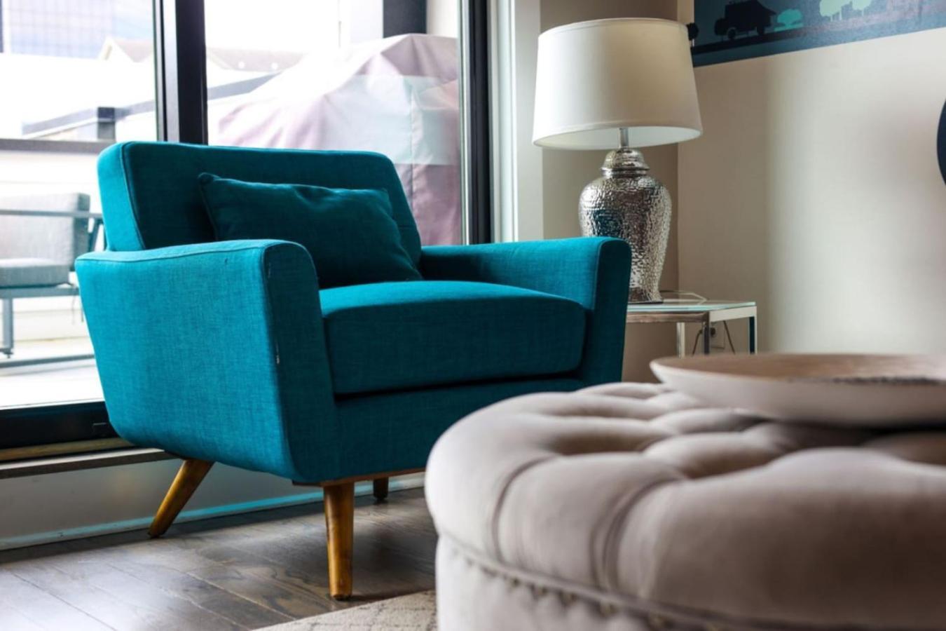 Rhythmic Retreat Rooftop Lounge 4 Bedroom 4.5 Bath Nashville