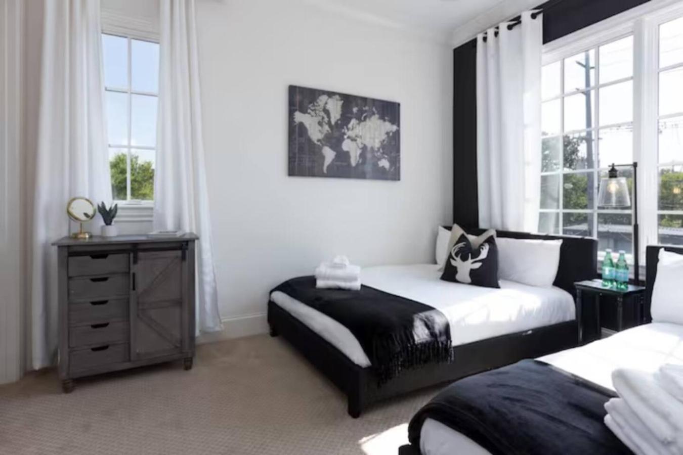 Two Beautiful Homes - Walkable To Geodis *