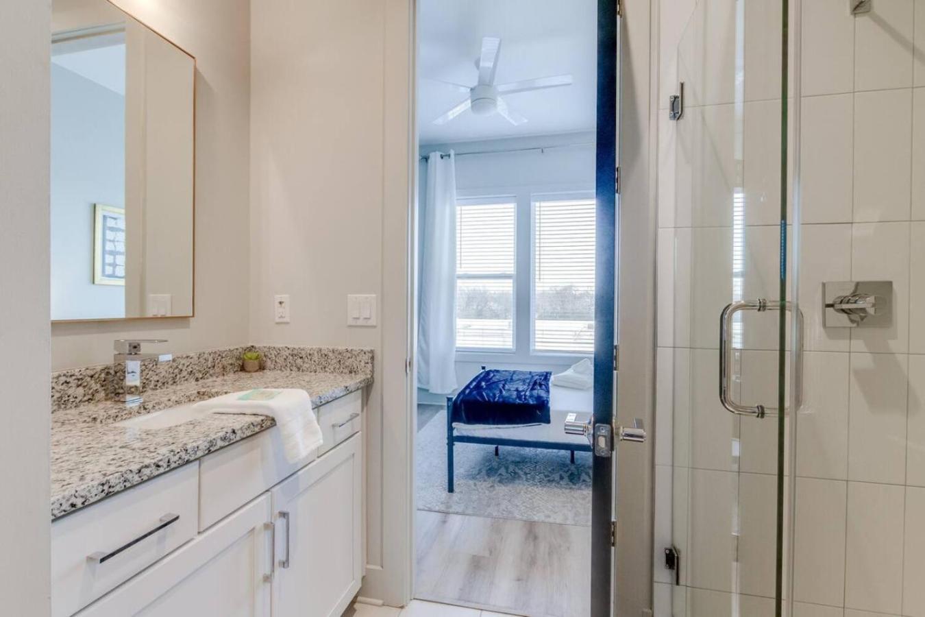 Harmony Of Dual Townhomes With 14 Beds