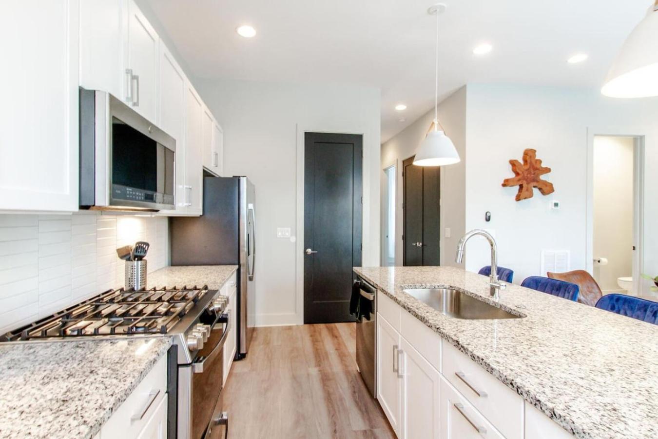 Harmony Of Dual Townhomes With 14 Beds Holiday home Nashville