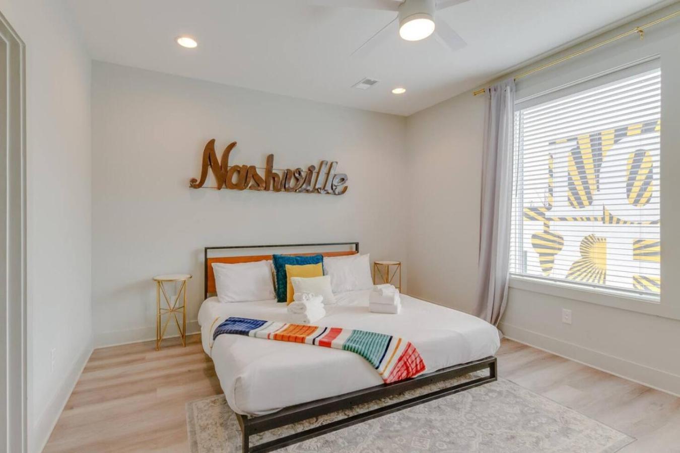 Harmony Of Dual Townhomes With 14 Beds Holiday home Nashville