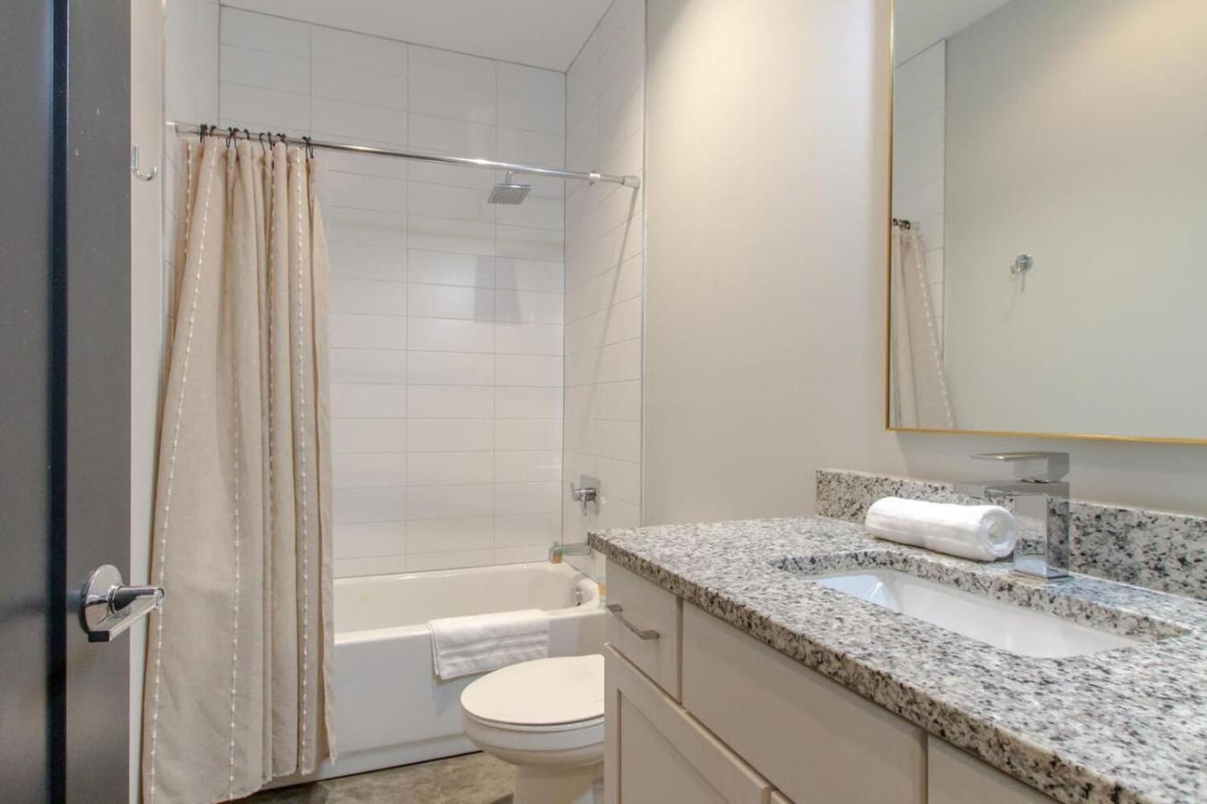 Harmony Of Dual Townhomes With 14 Beds Nashville