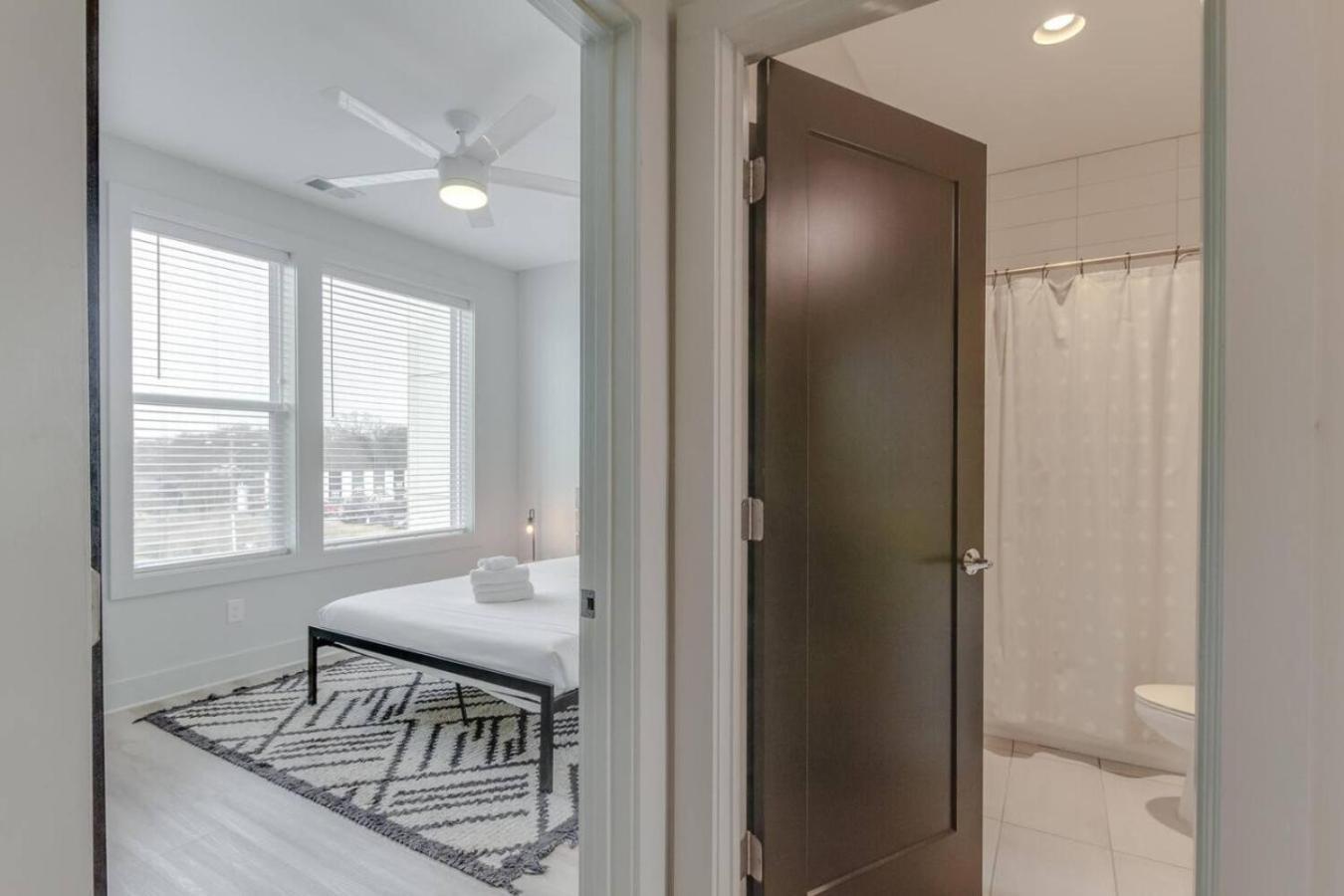 Harmony Of Dual Townhomes With 14 Beds Holiday home *