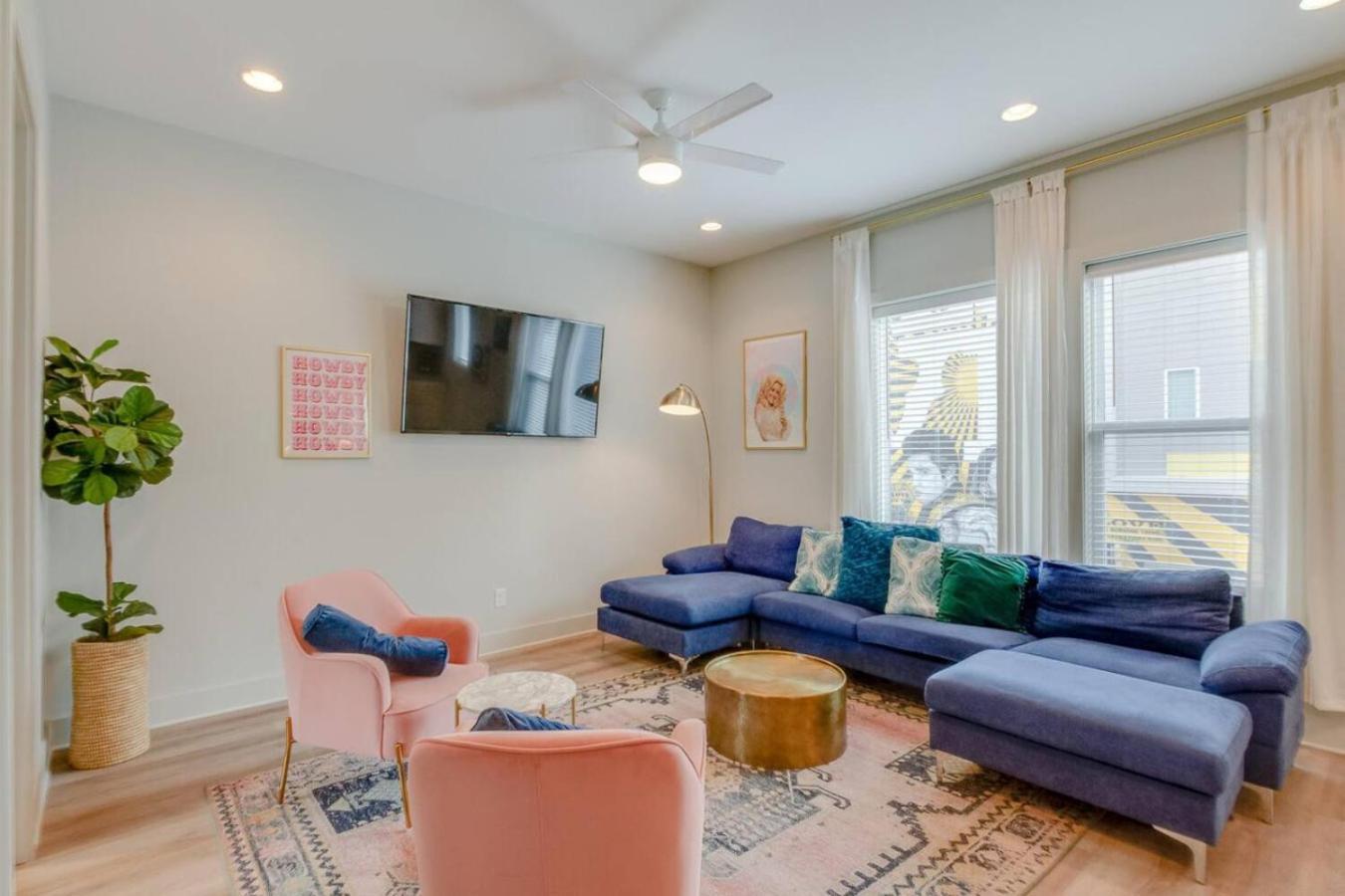 Holiday home Harmony Of Dual Townhomes With 14 Beds *