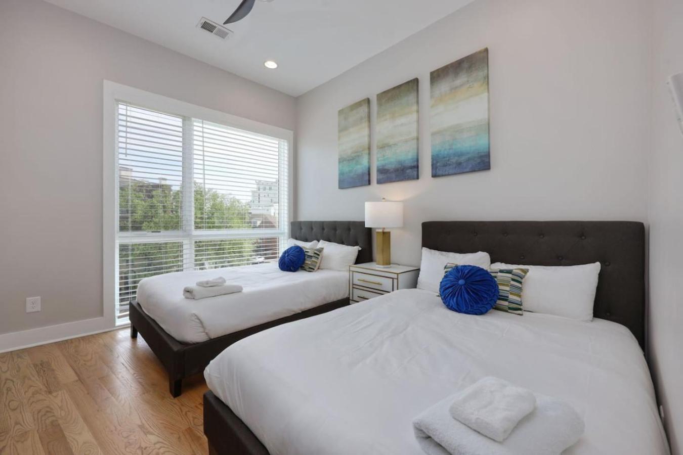 Holiday home Two Townhomes- Rooftop Lounges- Hot Tub- Game Nashville