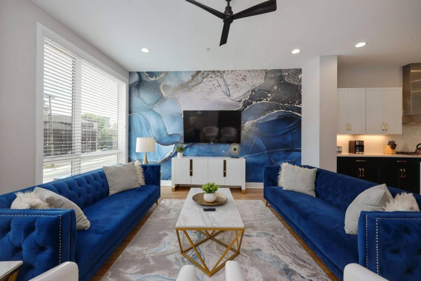 Two Townhomes- Rooftop Lounges- Hot Tub- Game Holiday home Nashville