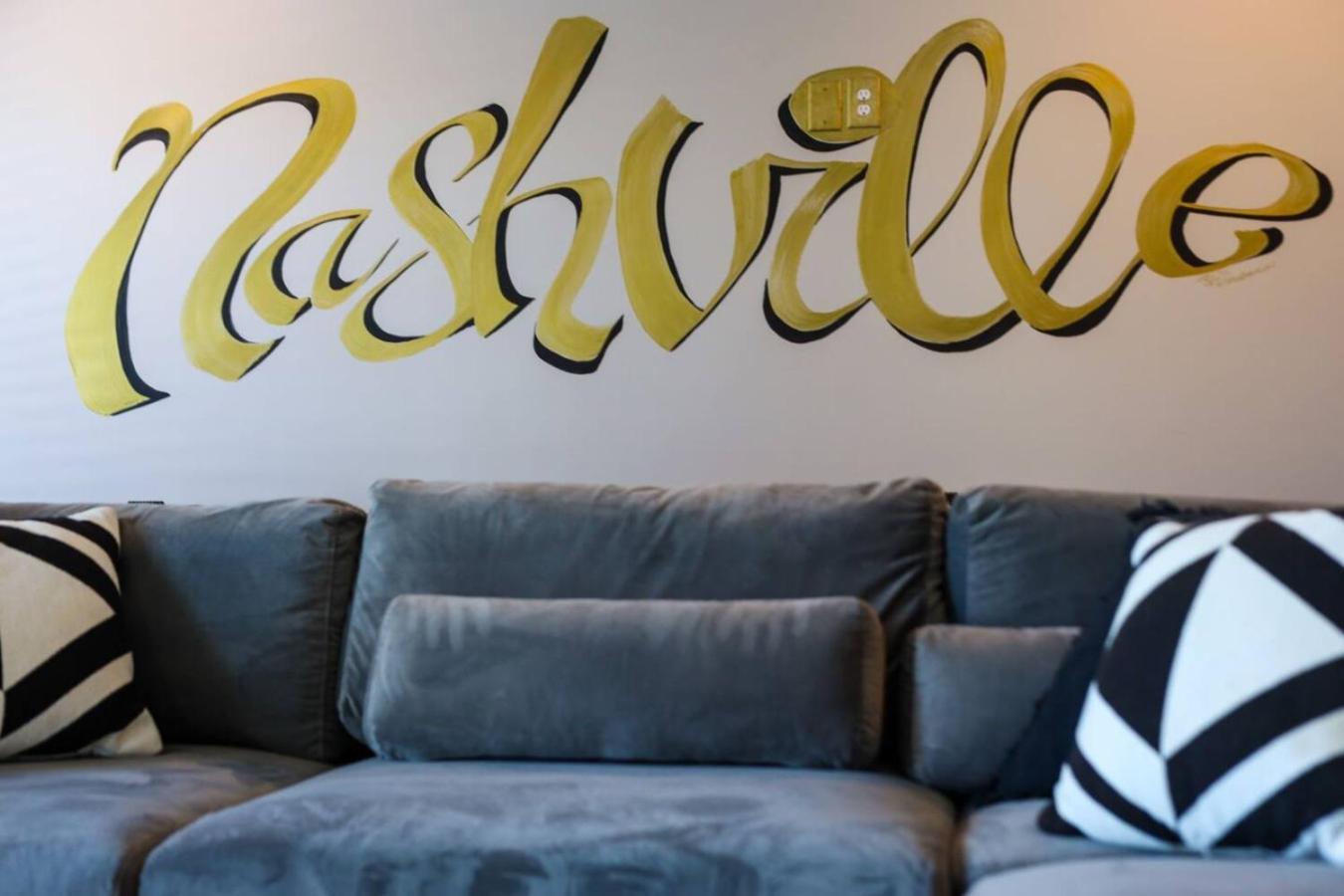 Two Townhomes- Rooftop Lounges- Hot Tub- Game *