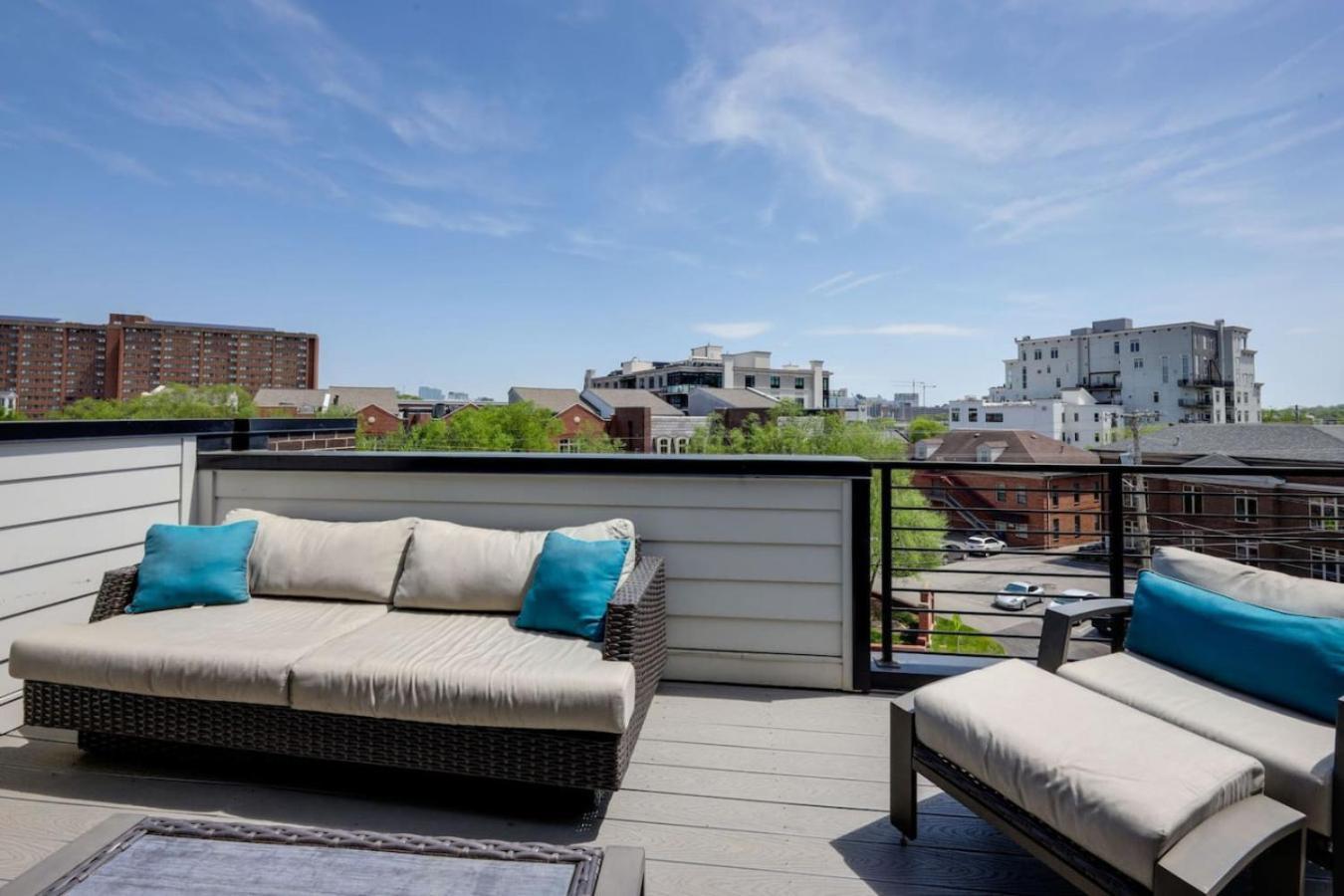 Two Townhomes- Rooftop Lounges- Hot Tub- Game *
