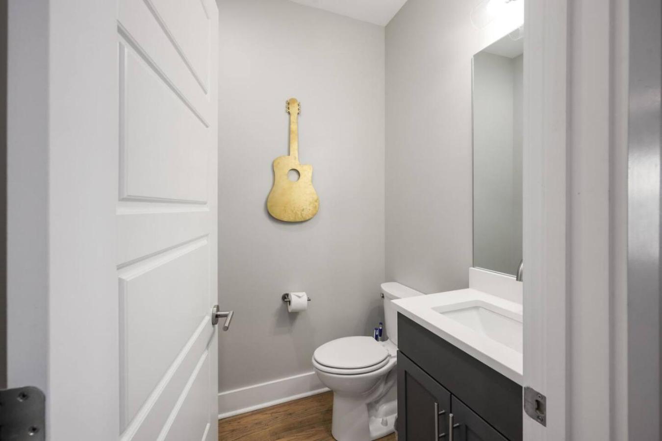 Two Townhomes- Rooftop Lounges- Hot Tub- Game