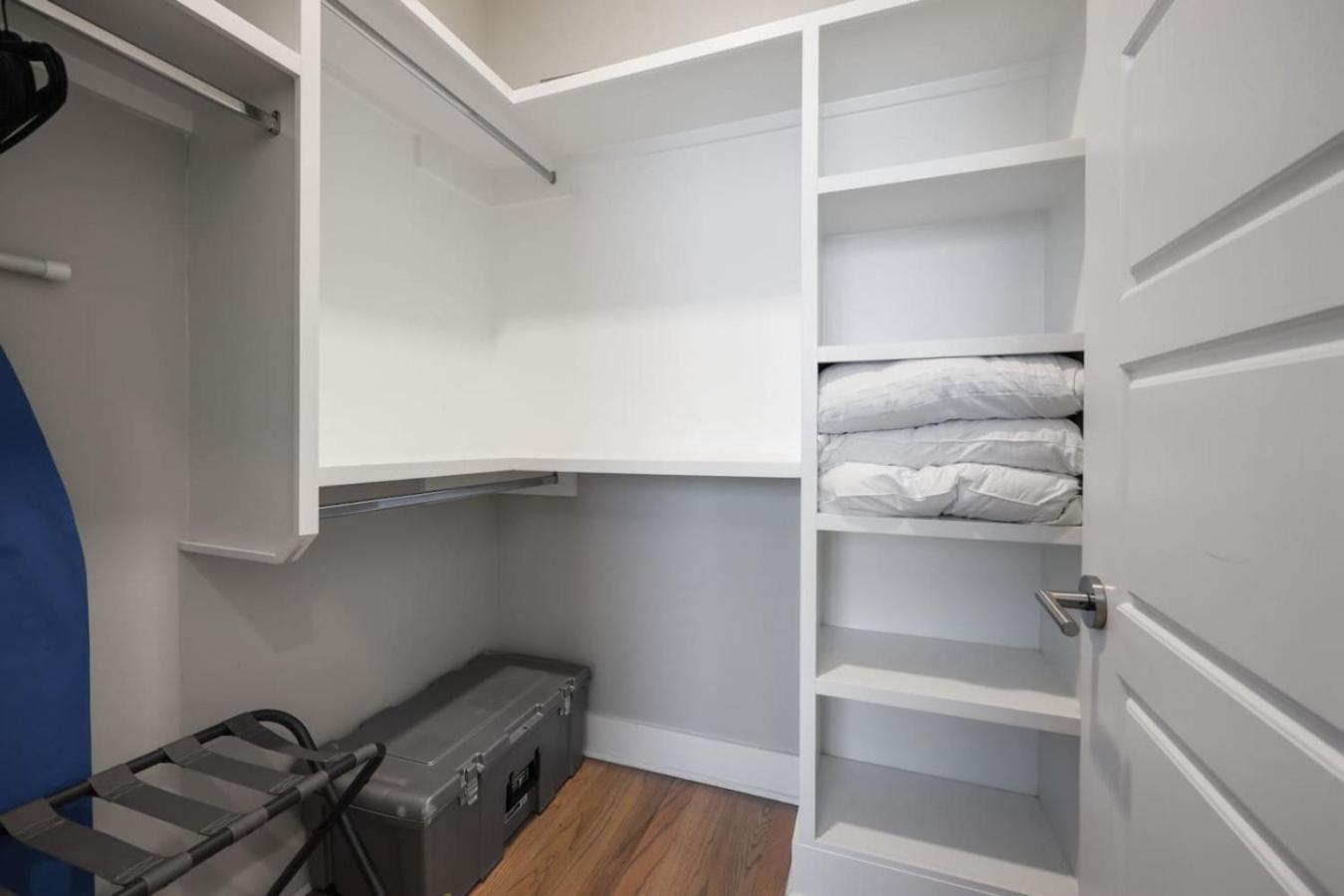 Holiday home Two Townhomes- Rooftop Lounges- Hot Tub- Game *