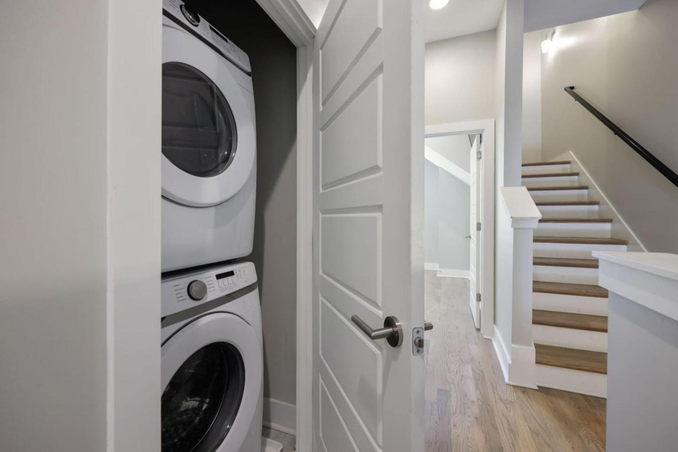 Two Townhomes- Rooftop Lounges- Hot Tub- Game * Nashville