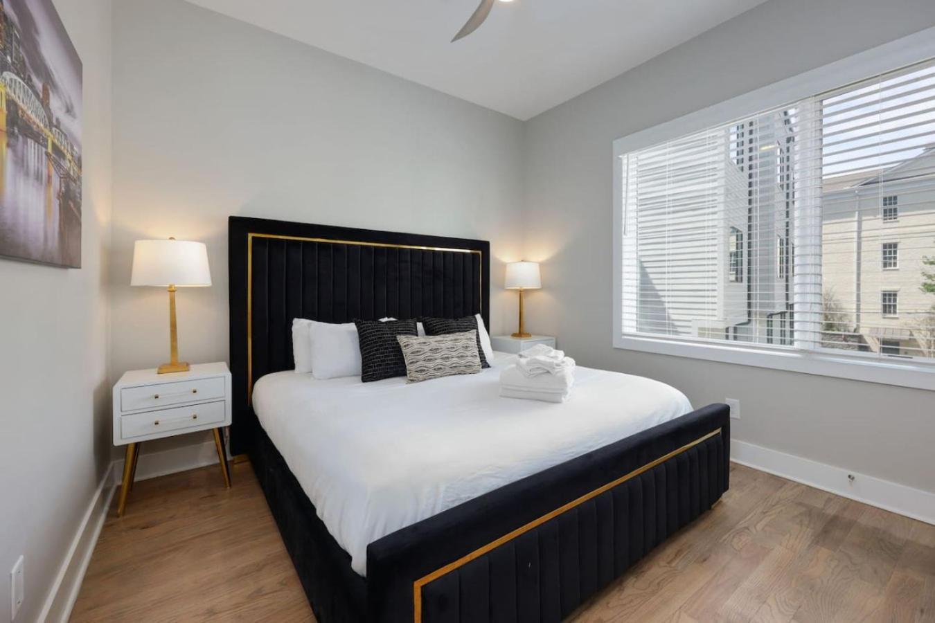 Holiday home Two Townhomes- Rooftop Lounges- Hot Tub- Game