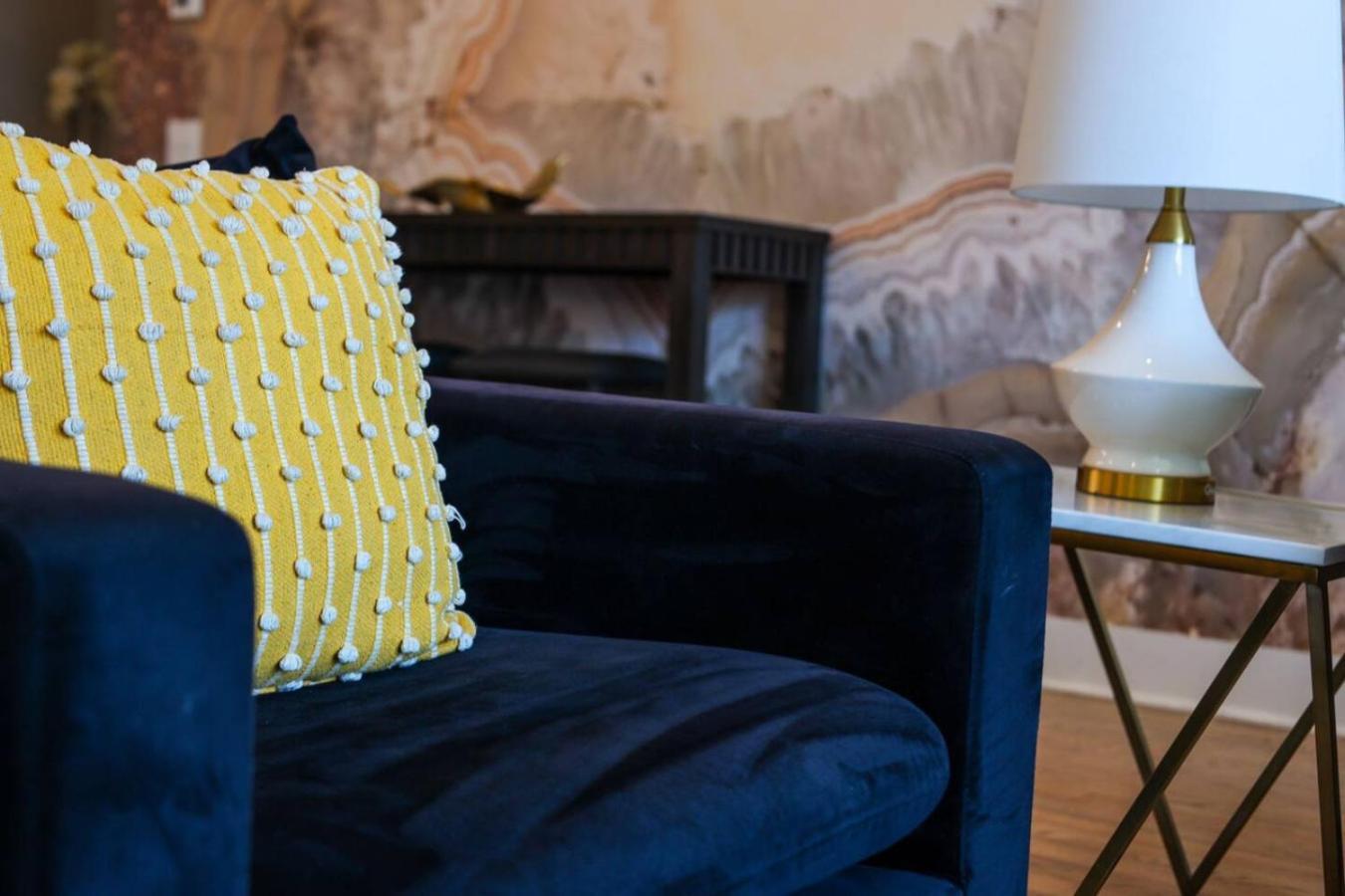 Two Townhomes- Rooftop Lounges- Hot Tub- Game Holiday home *