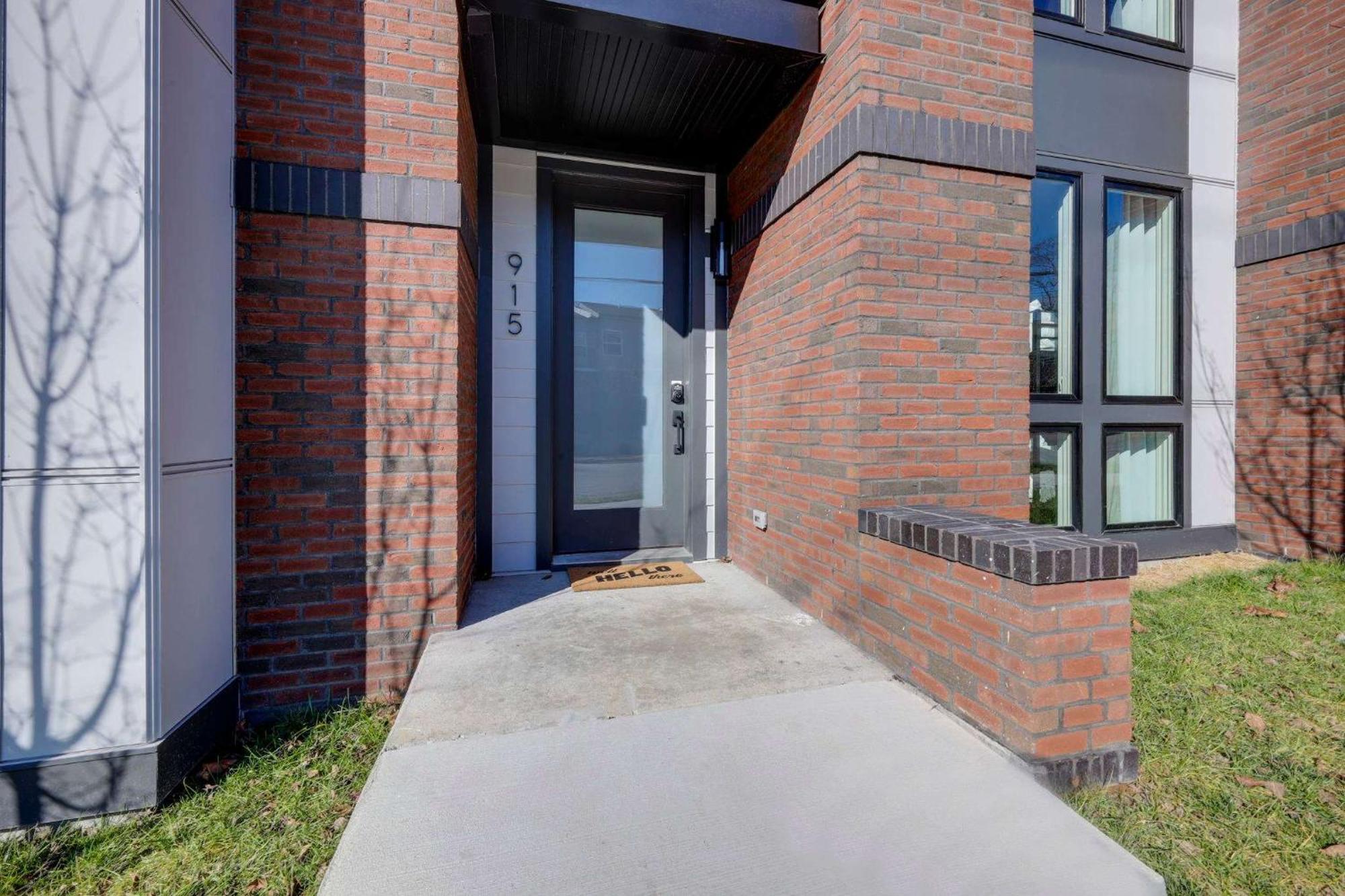 The Camellia - Rooftop Patio & Dog Friendly! * Nashville