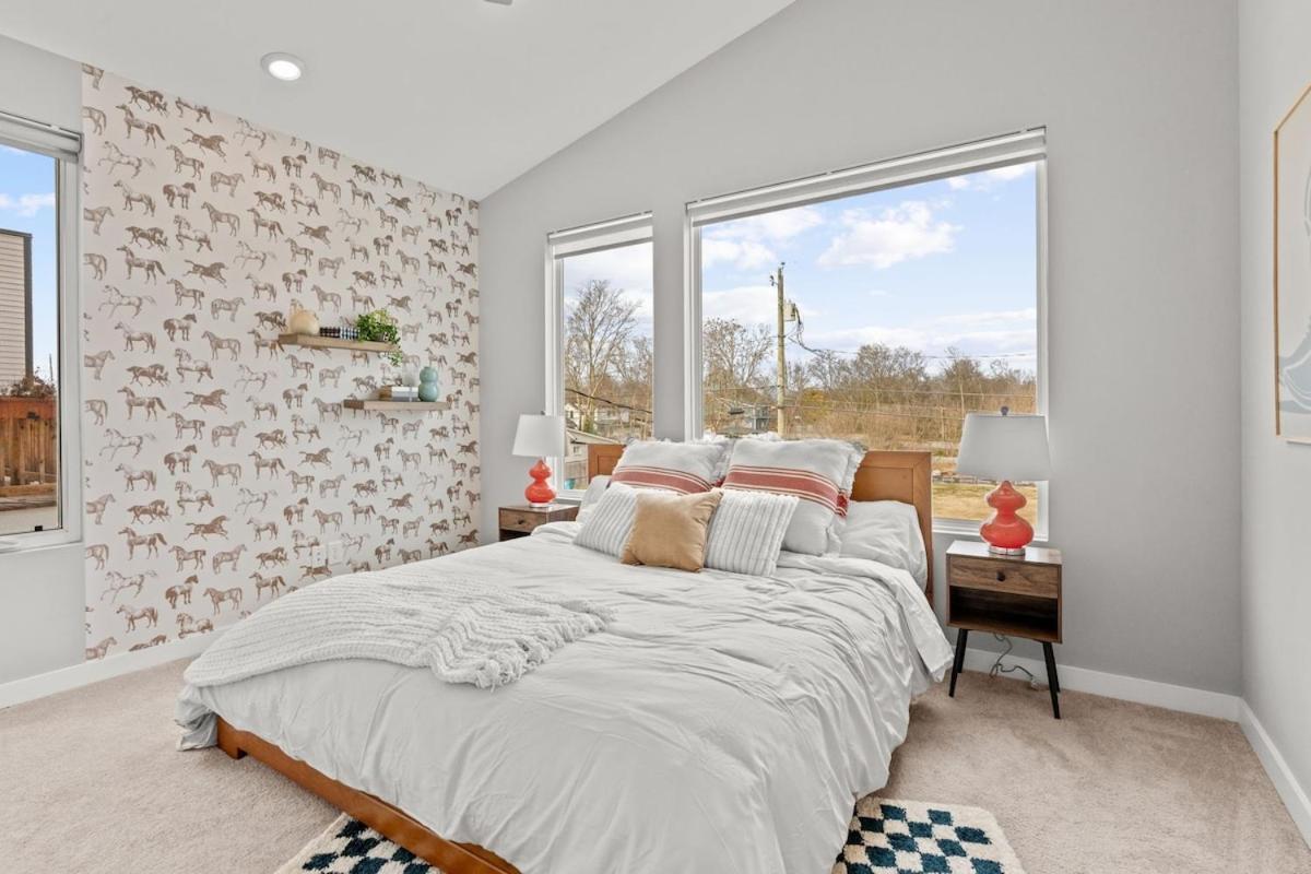 Private Heated Pool, Hot Tub-minutes From Broadway Holiday home *
