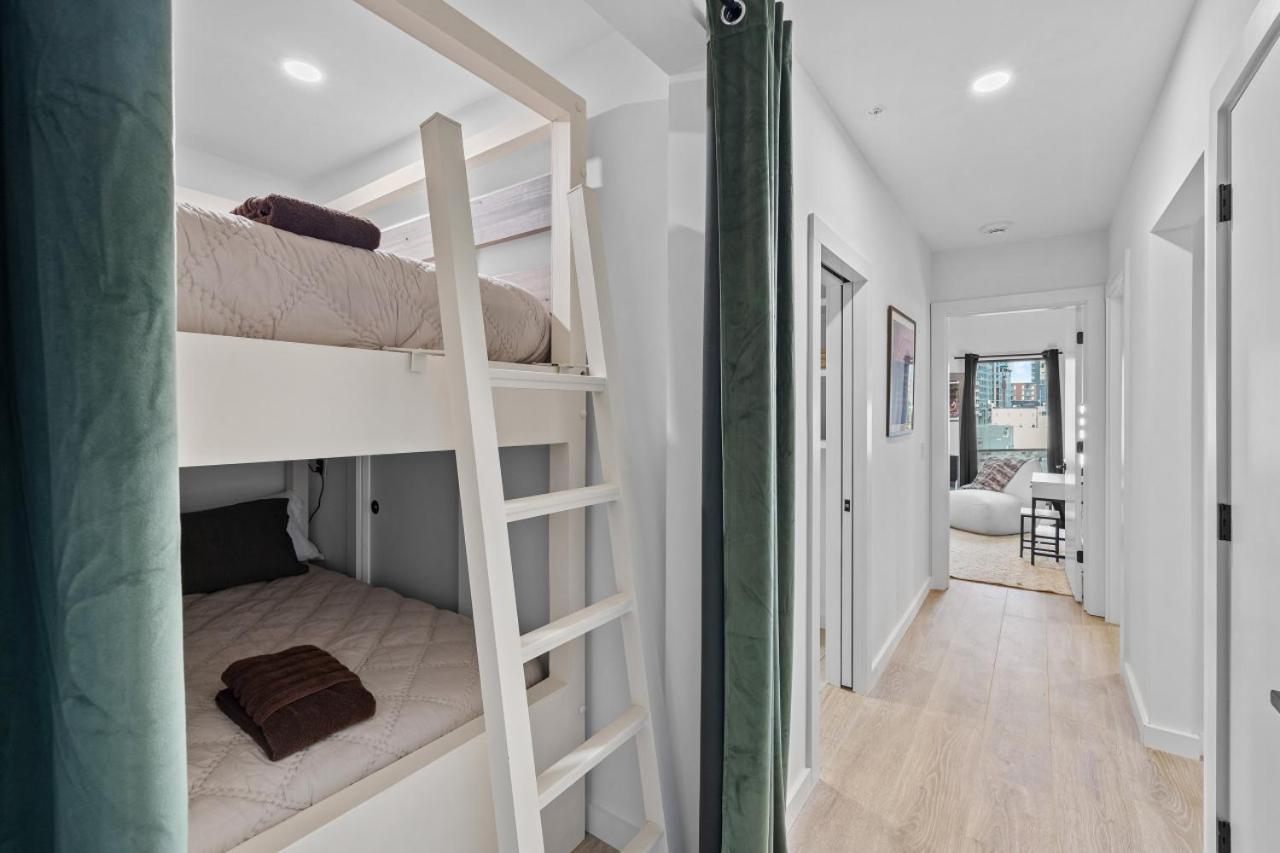 Holiday home Skyline Glory - With Pool In Downtown