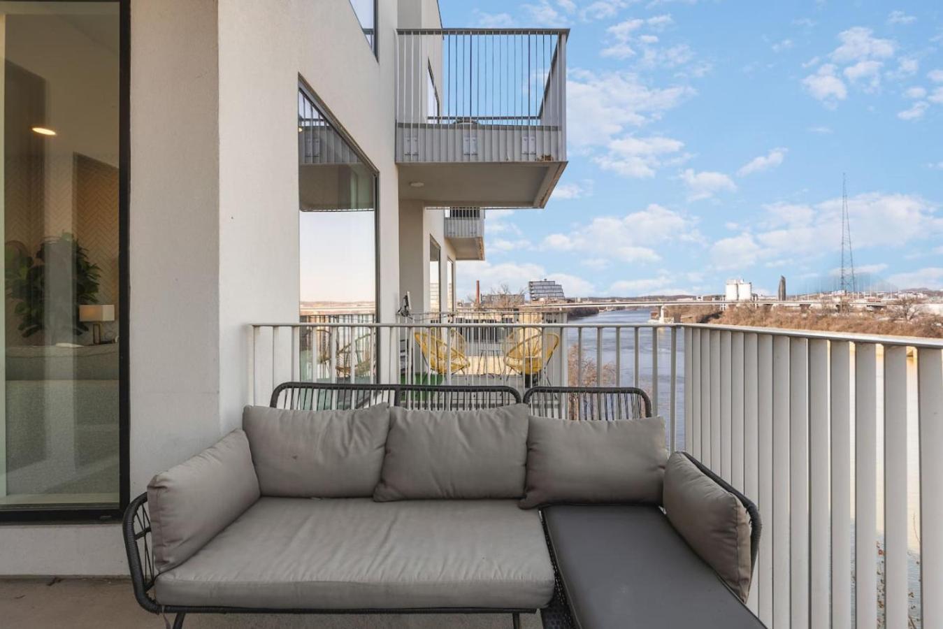 Luxury Riverview With Patio Walk To Broadway Nashville