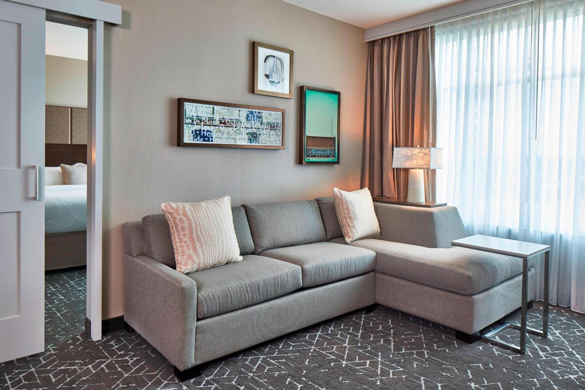 By Marriott Downtown/convention Center Hotel Nashville