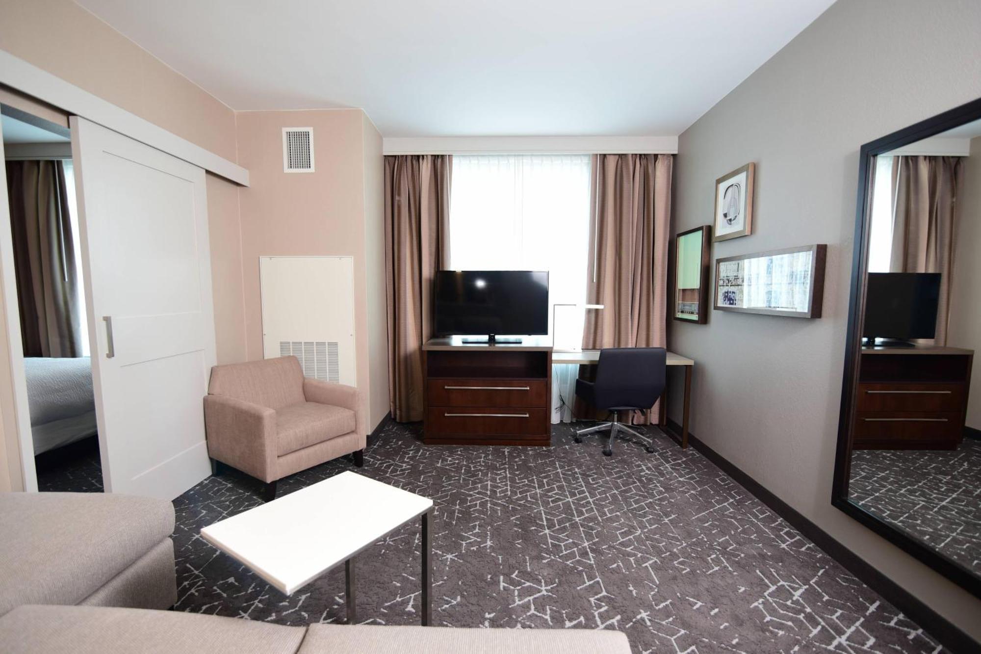 Hotel By Marriott Downtown/convention Center 3*