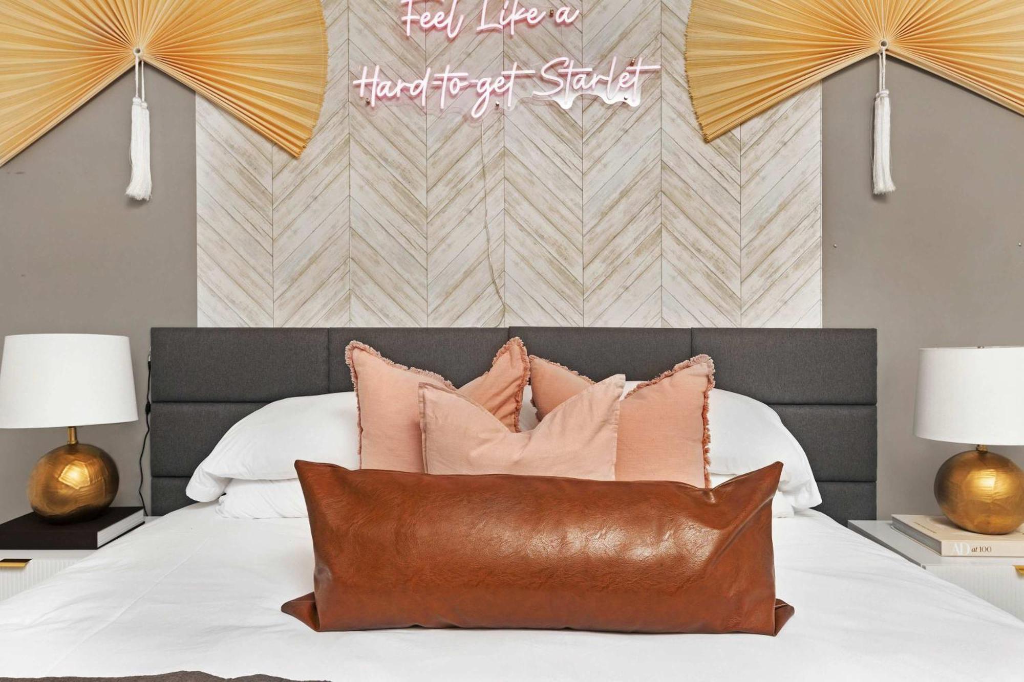 The Camellia - Rooftop Patio & Dog Friendly! *