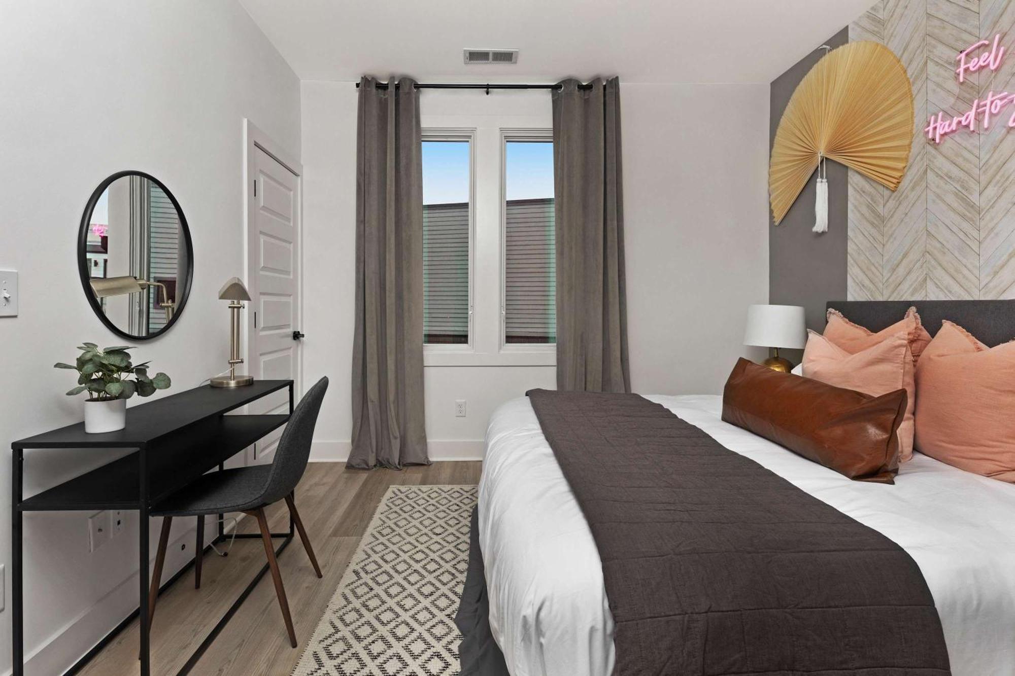 Holiday home The Camellia - Rooftop Patio & Dog Friendly!