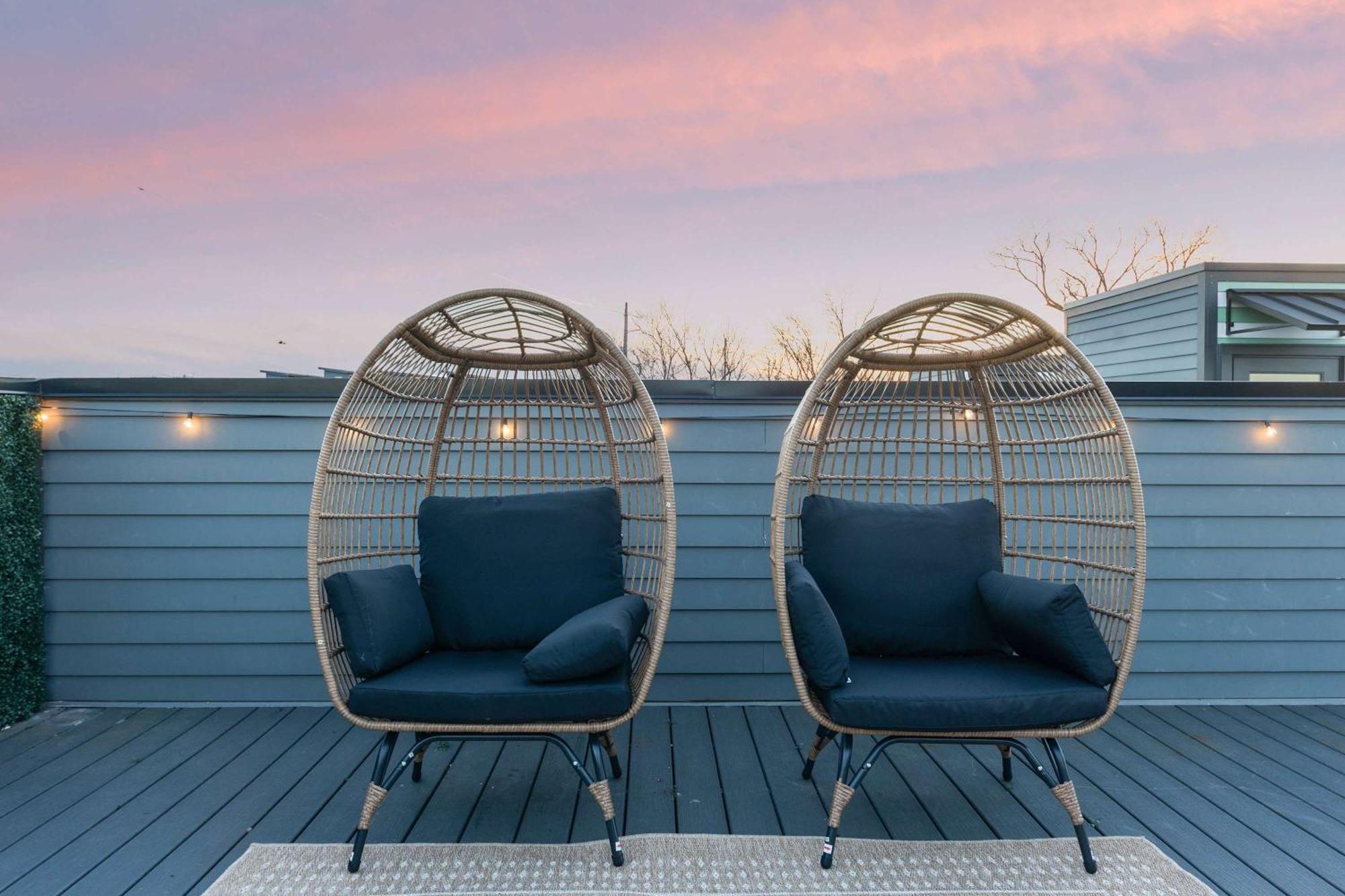 The Camellia - Rooftop Patio & Dog Friendly!