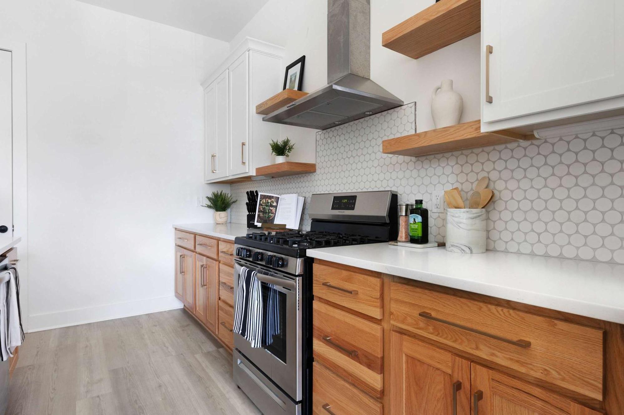 The Camellia - Rooftop Patio & Dog Friendly!