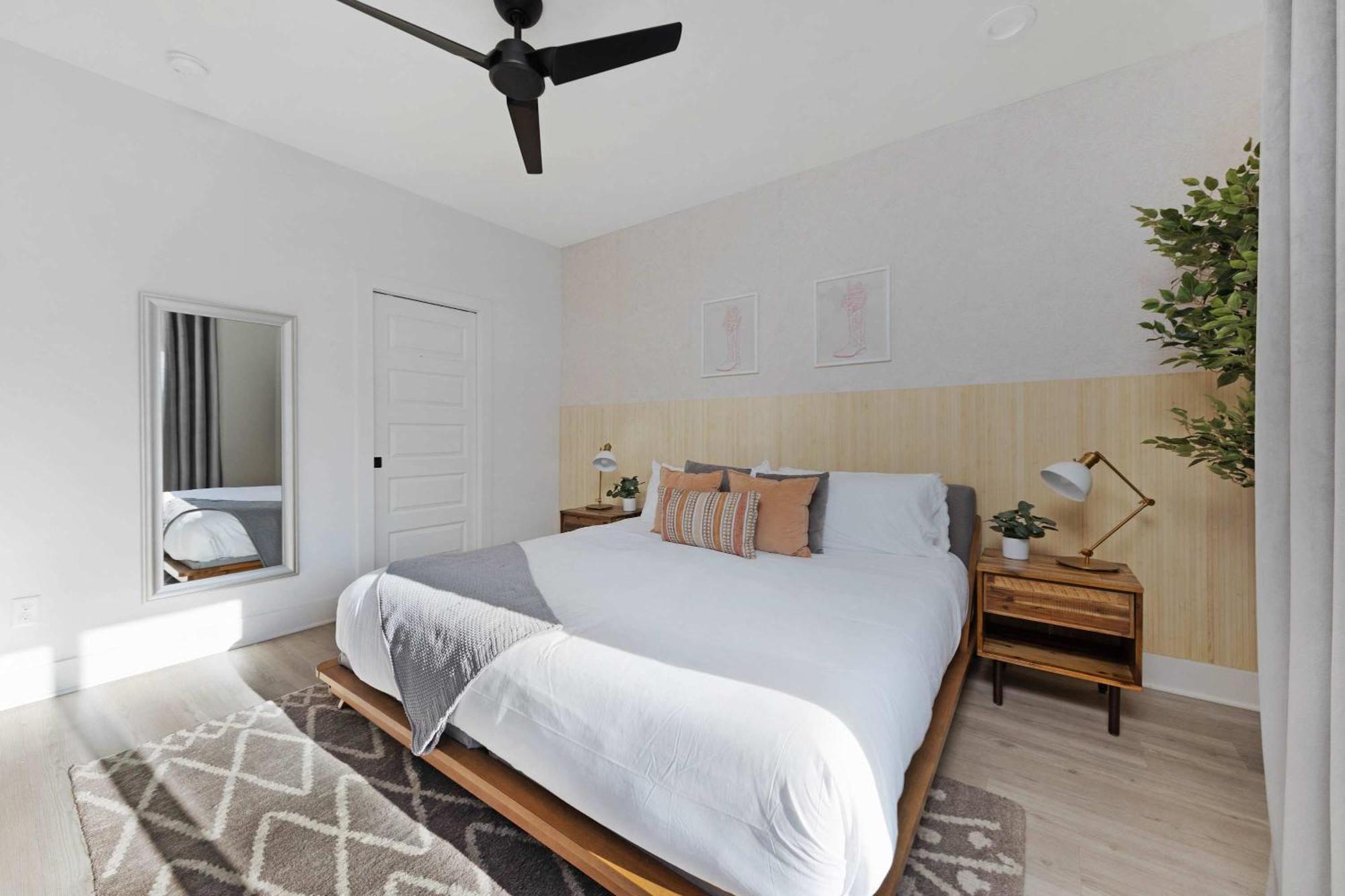 The Camellia - Rooftop Patio & Dog Friendly! Holiday home Nashville