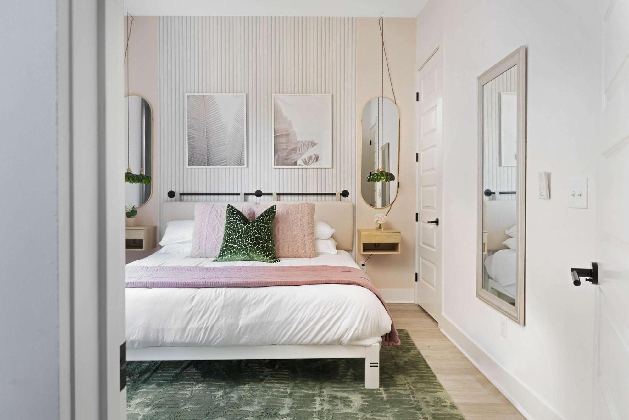 The Camellia - Rooftop Patio & Dog Friendly!