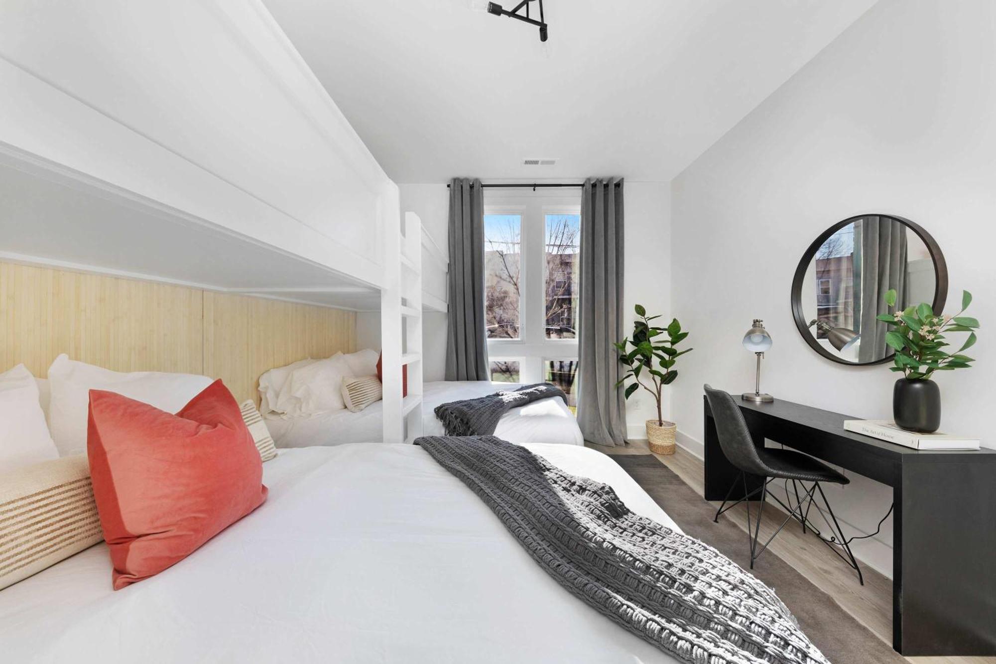 Holiday home The Camellia - Rooftop Patio & Dog Friendly! *