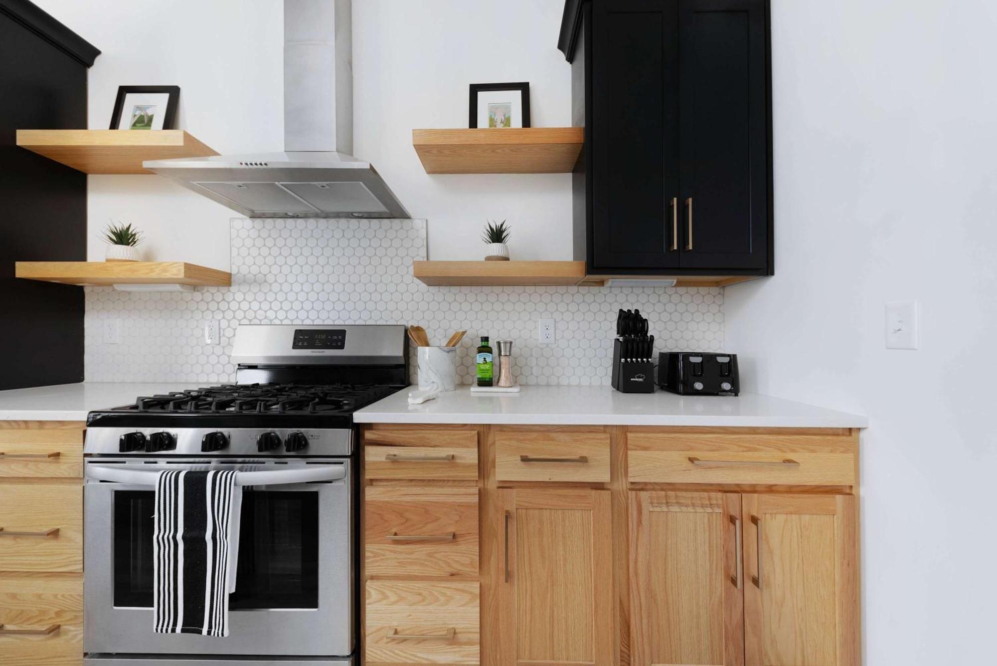 Holiday home The Sunflower - Mins To Broadway And Rooftop Patio! *