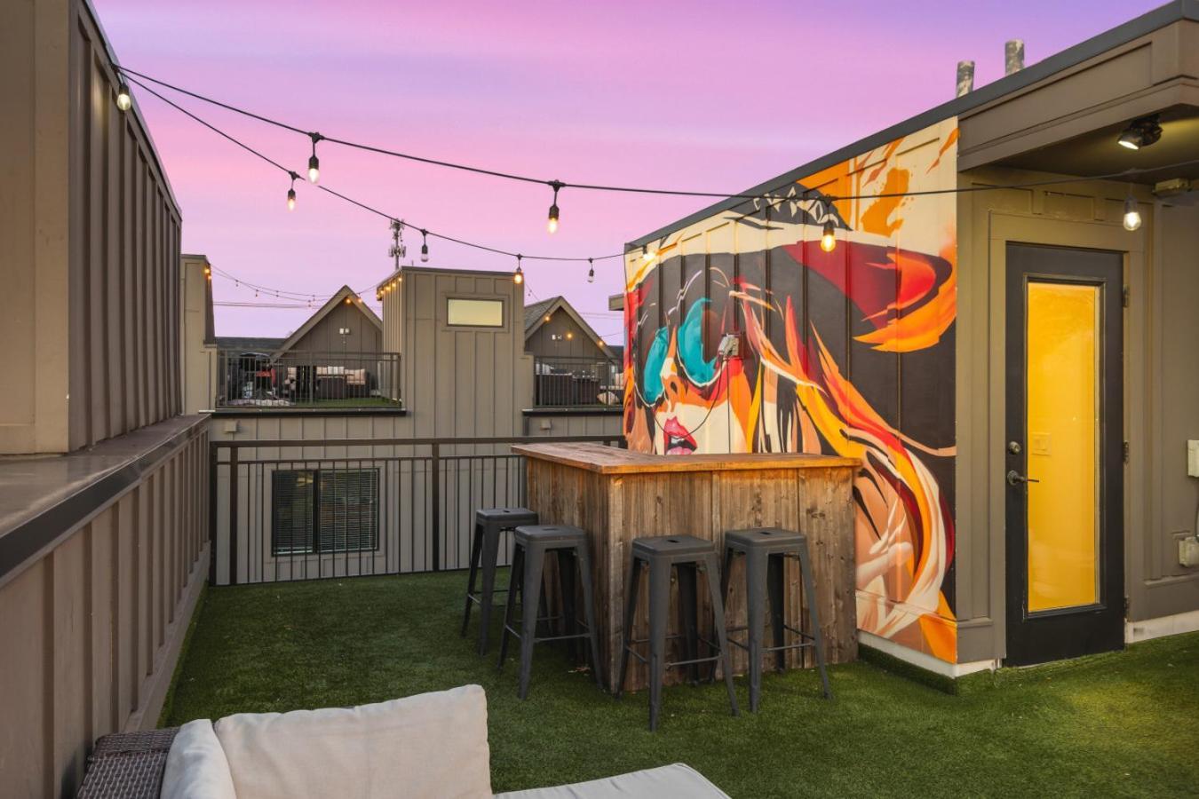 24k Escape - Rooftop Oasis, 3 Miles To Broadway! Holiday home Nashville