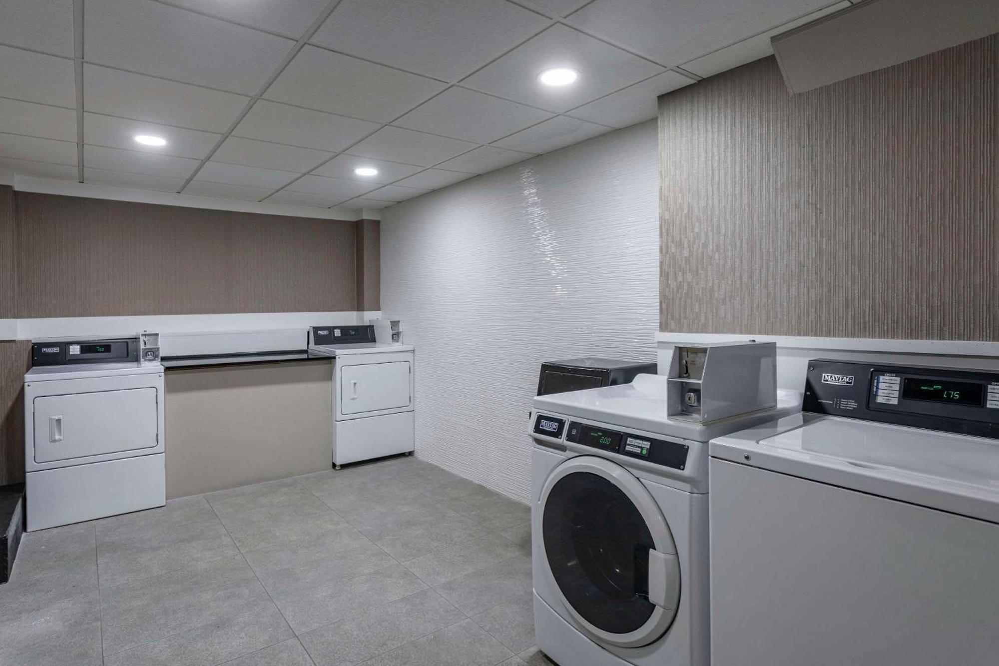Hotel Comfort & Downtown - Stadium 4*