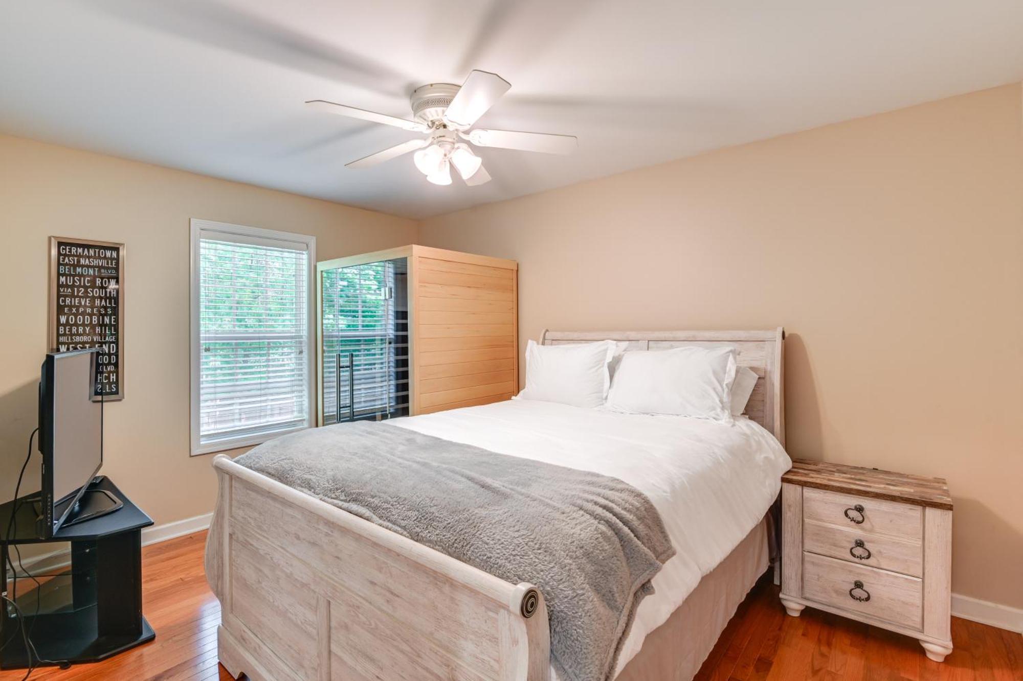 Cozy Hermitage With Deck 11 Mi To Nashville! Holiday home Nashville
