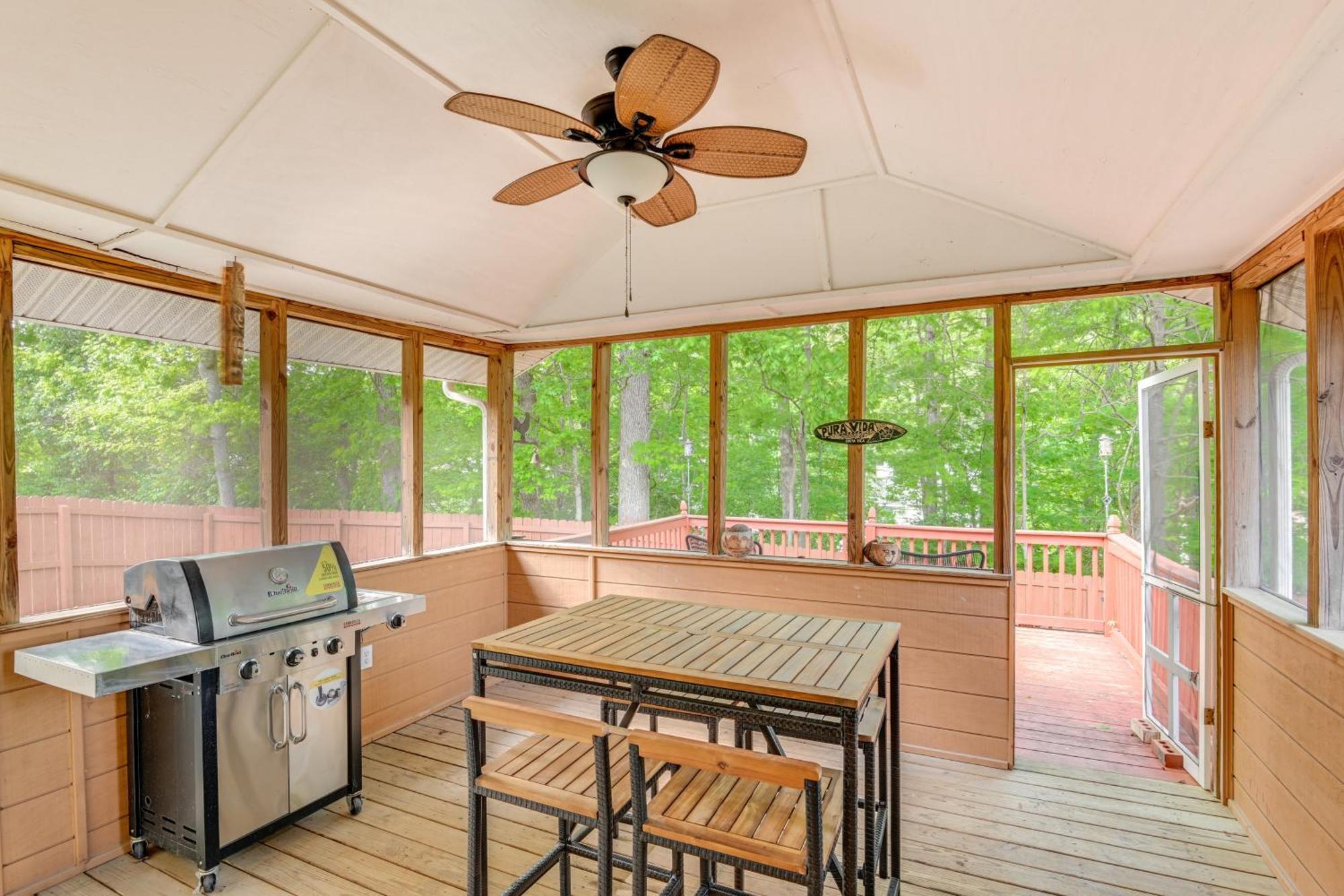 Holiday home Cozy Hermitage With Deck 11 Mi To Nashville!