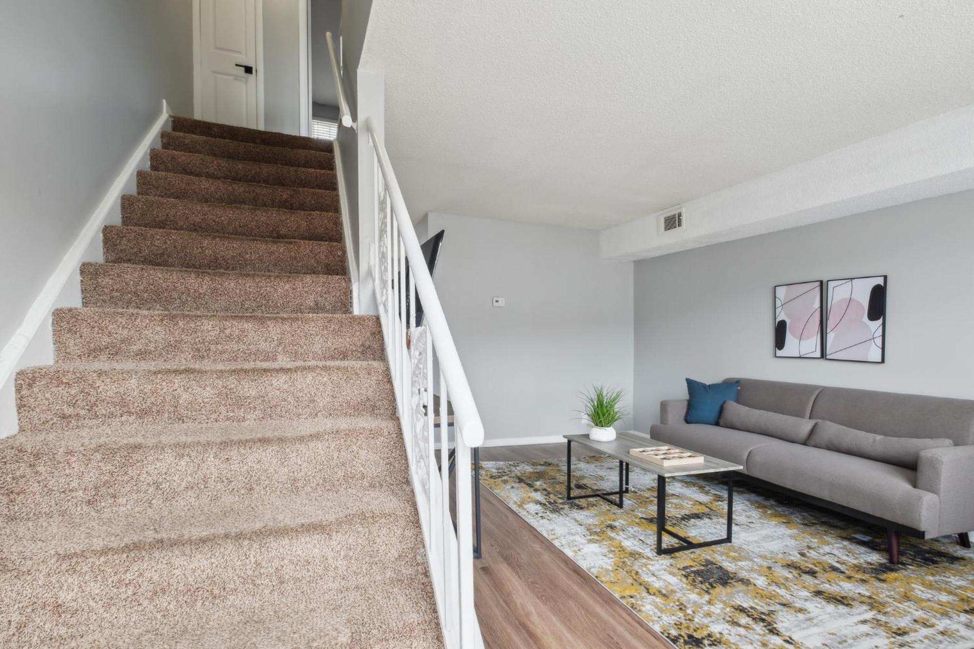 Apartment Brentwood U8 I Cozy & Comfy I 2bd I Free Parking