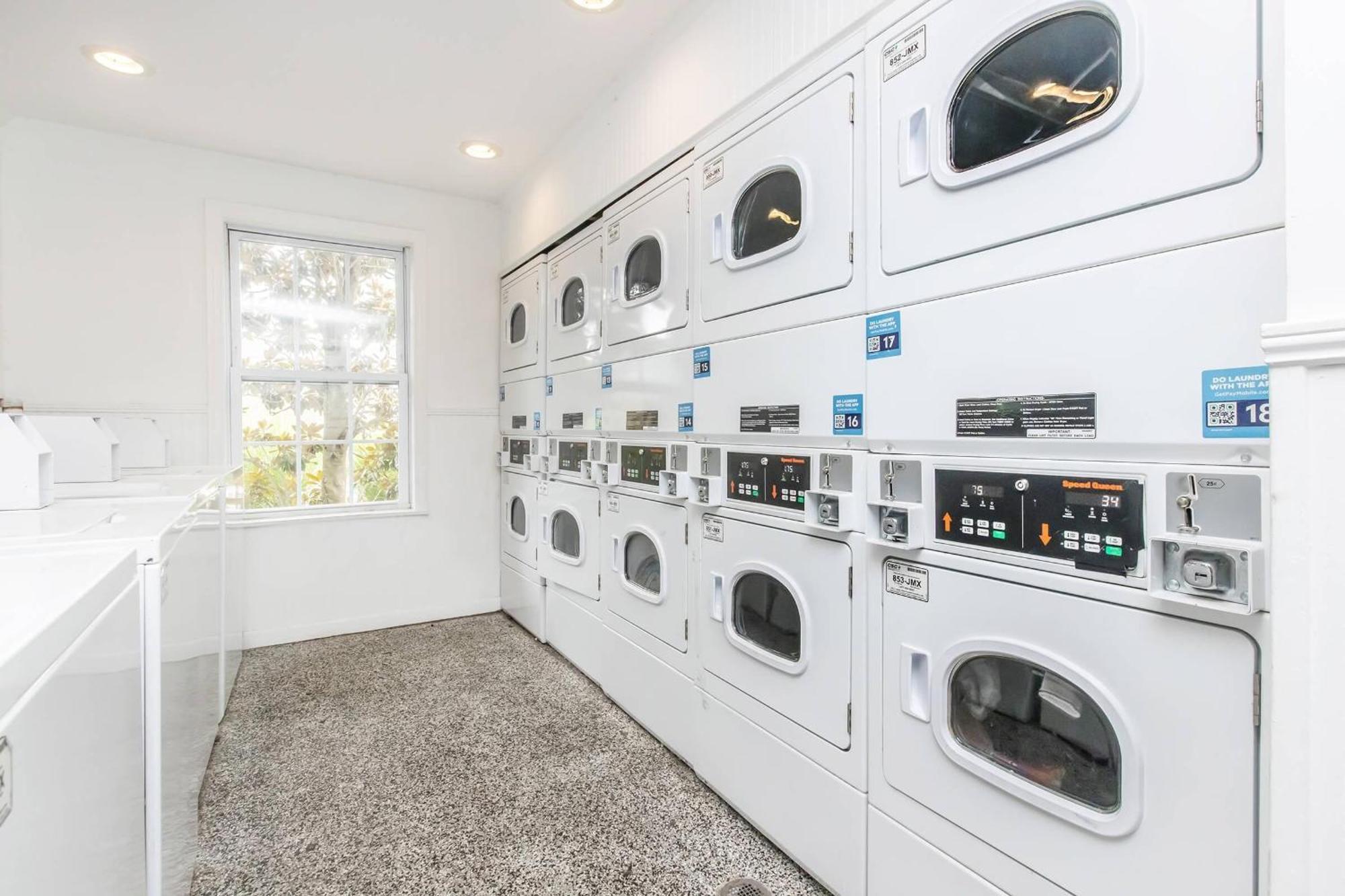 Apartment Brentwood U8 I Cozy & Comfy I 2bd I Free Parking