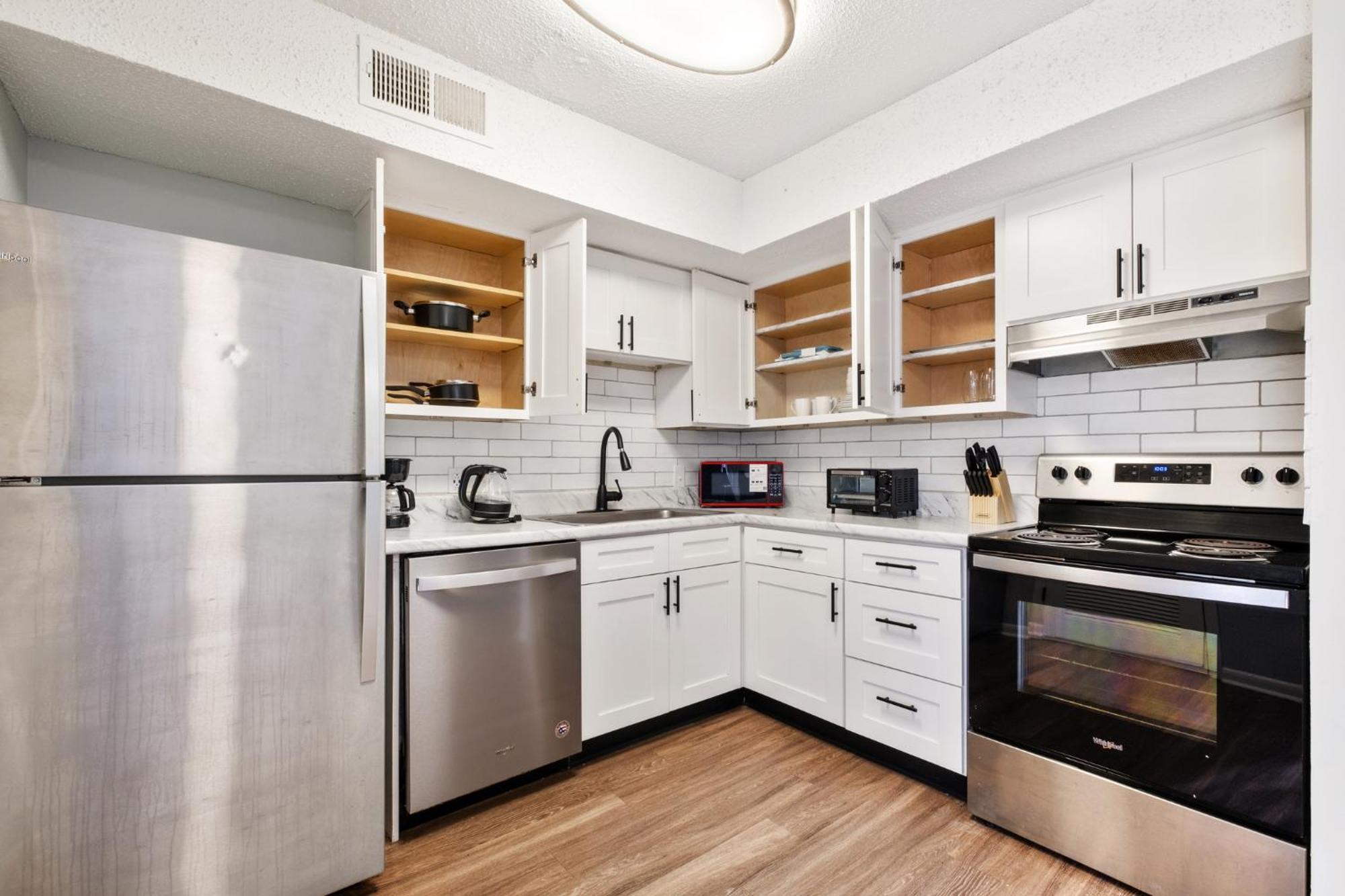Brentwood U2 I Cozy & Comfy I 2bd I Free Parking *