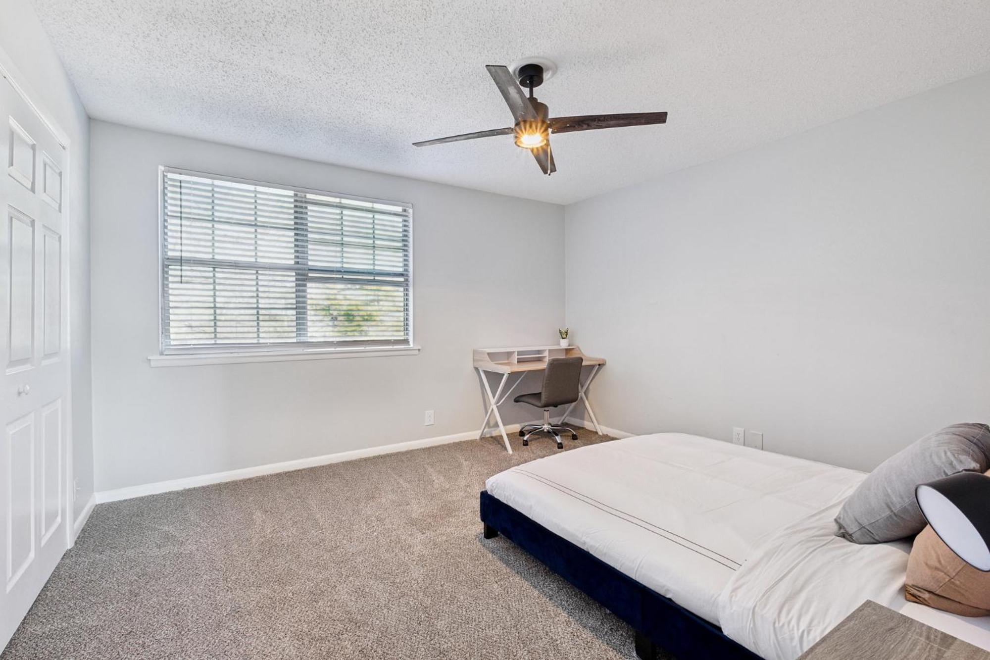 Brentwood P4 I Cozy & Comfy I 2bd 15 Bth