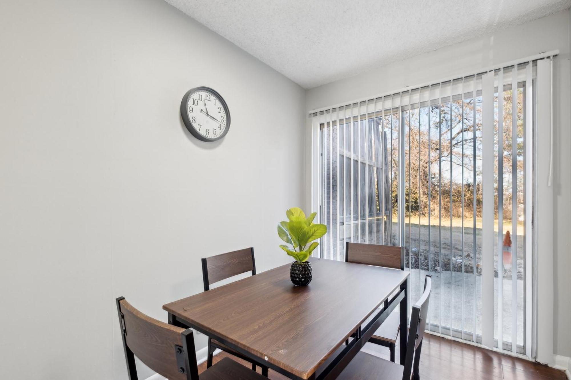 Brentwood P4 I Cozy & Comfy I 2bd 15 Bth Apartment
