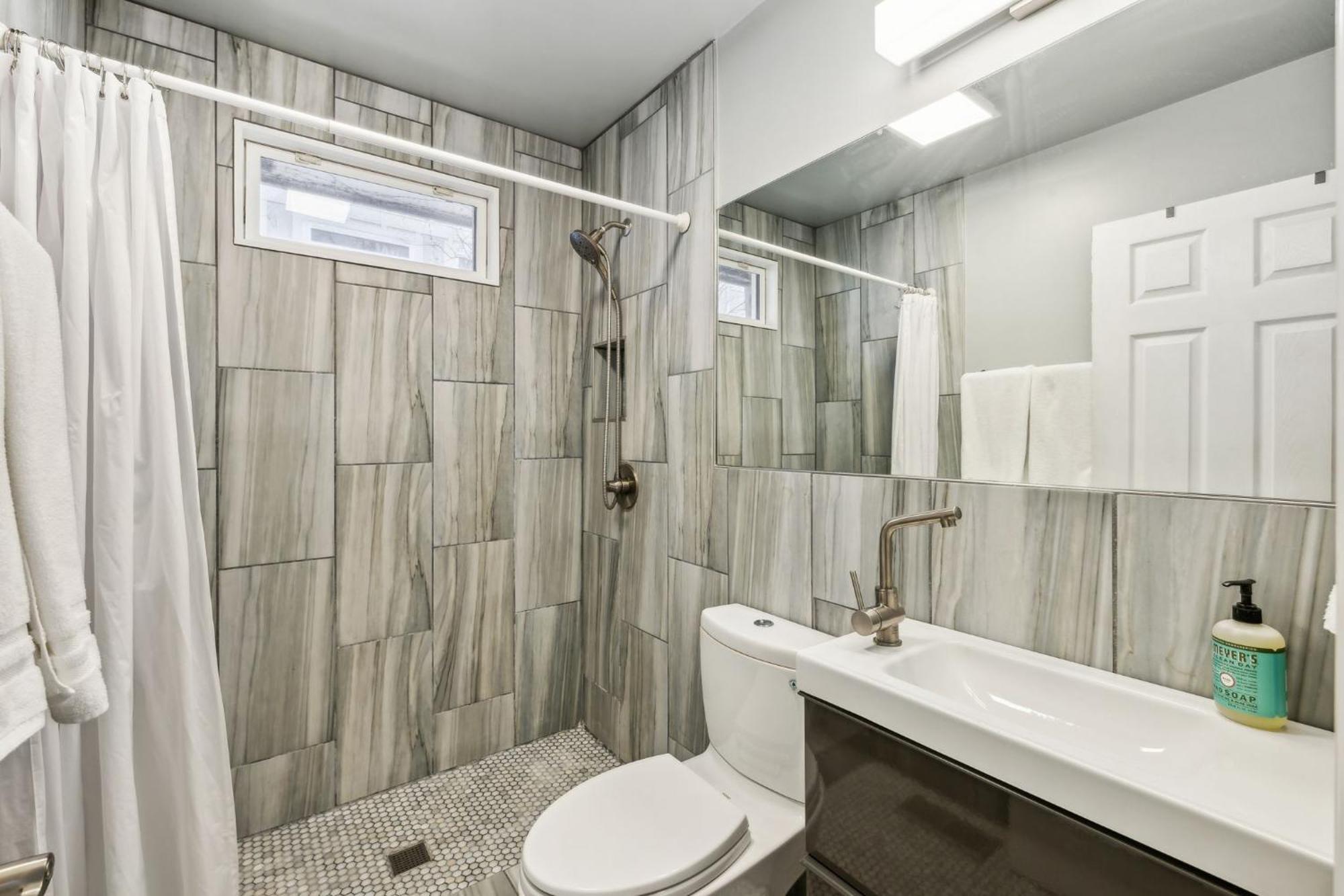 Holiday home Belmont Kings 1 Mile To Downtown And Park Free *