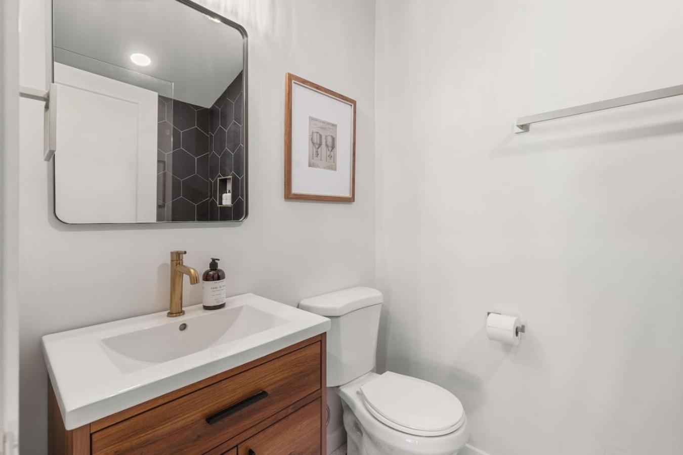 Rustic Western - Walk To Bars, Coffee And Restaurants * Nashville