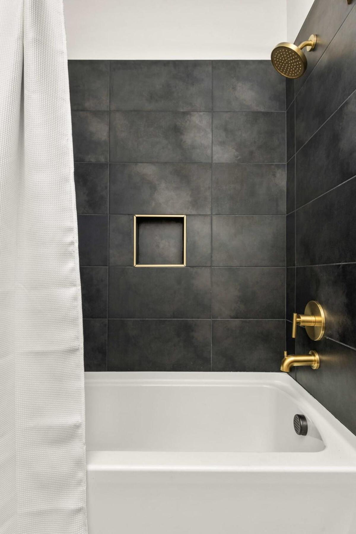 The Sobro - 6 Beds & 6 Blocks To Broadway